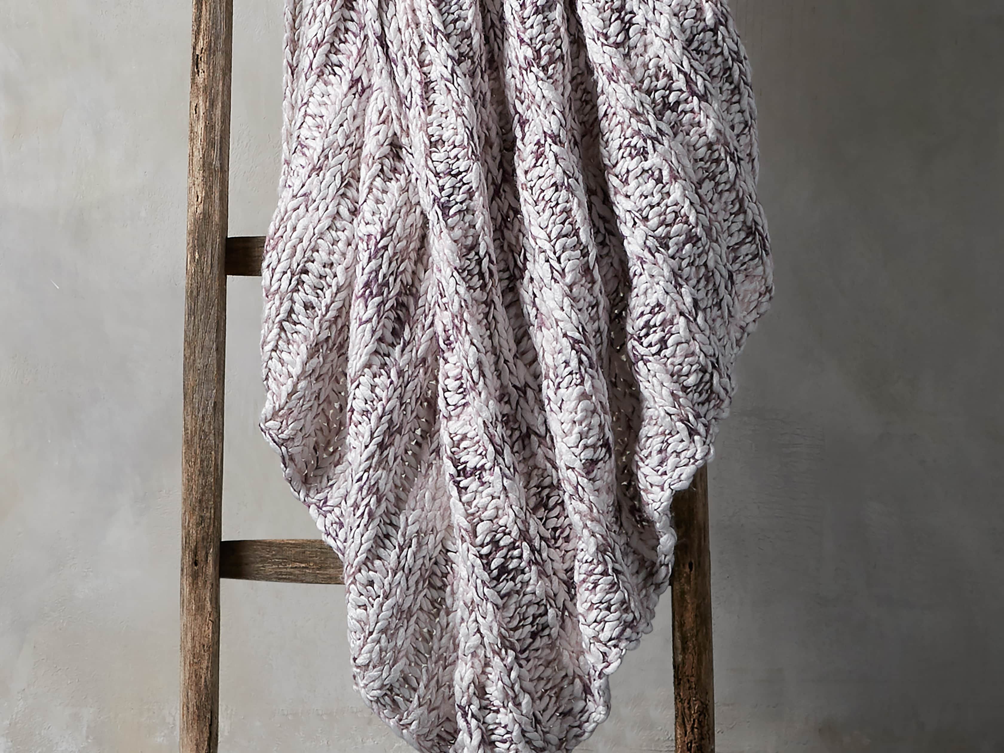 Chunky Cable Knit 50" Throw