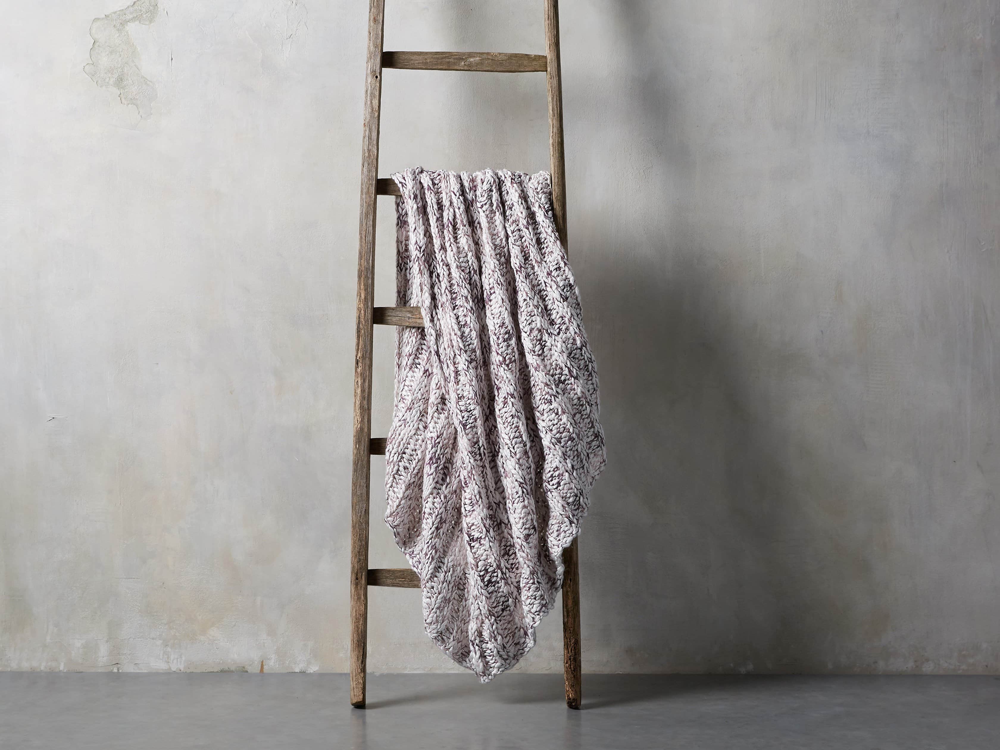 Chunky Cable Knit 50" Throw