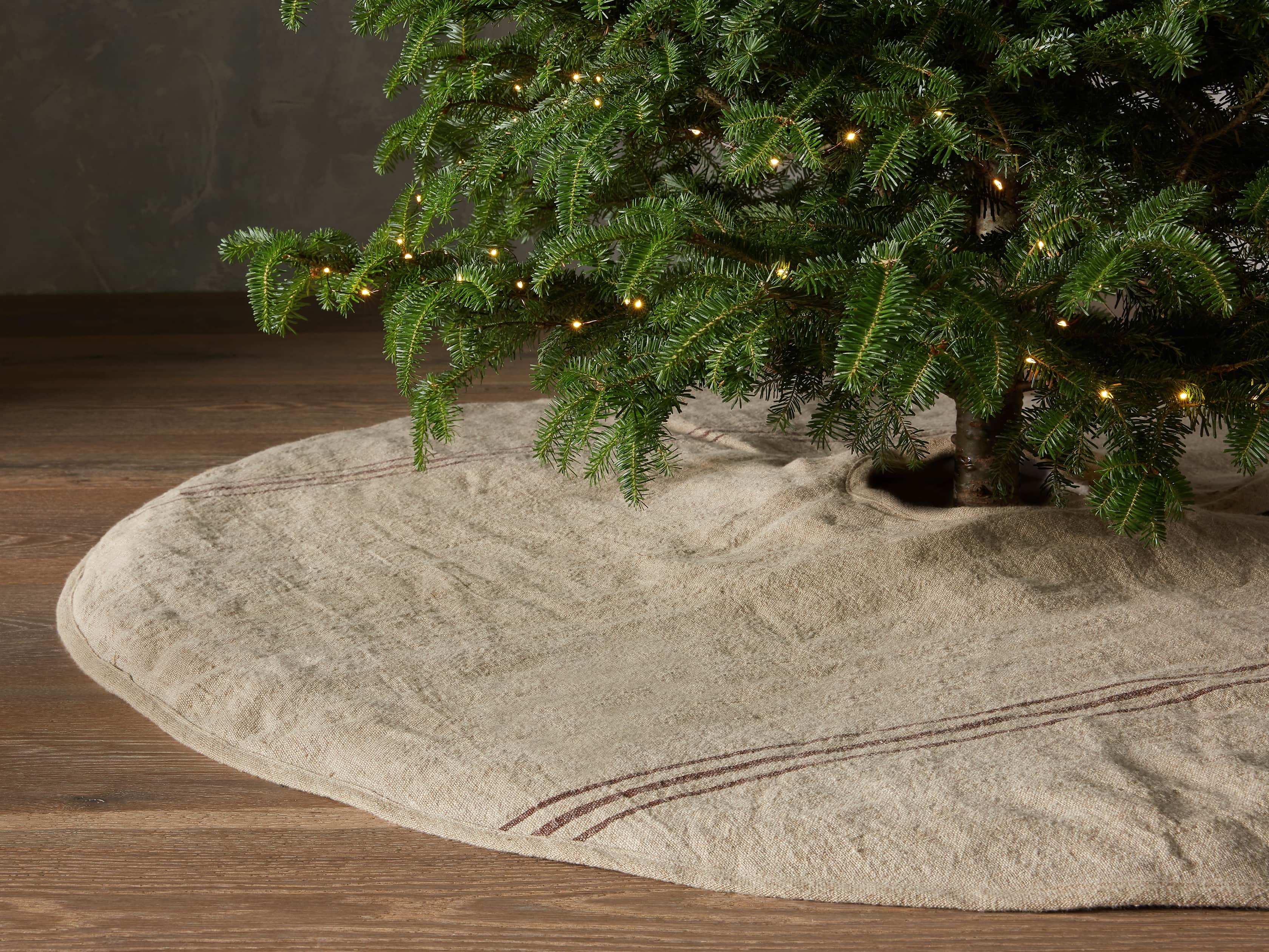 Stripped Linen Tree Skirt