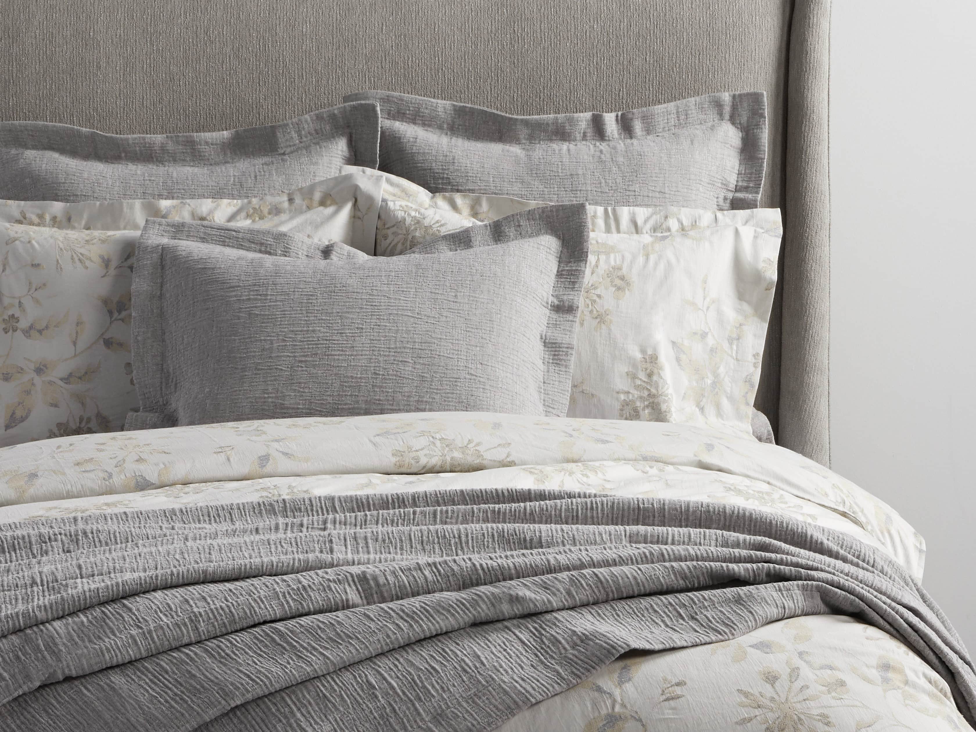 Matelasse Queen Coverlet in Linen