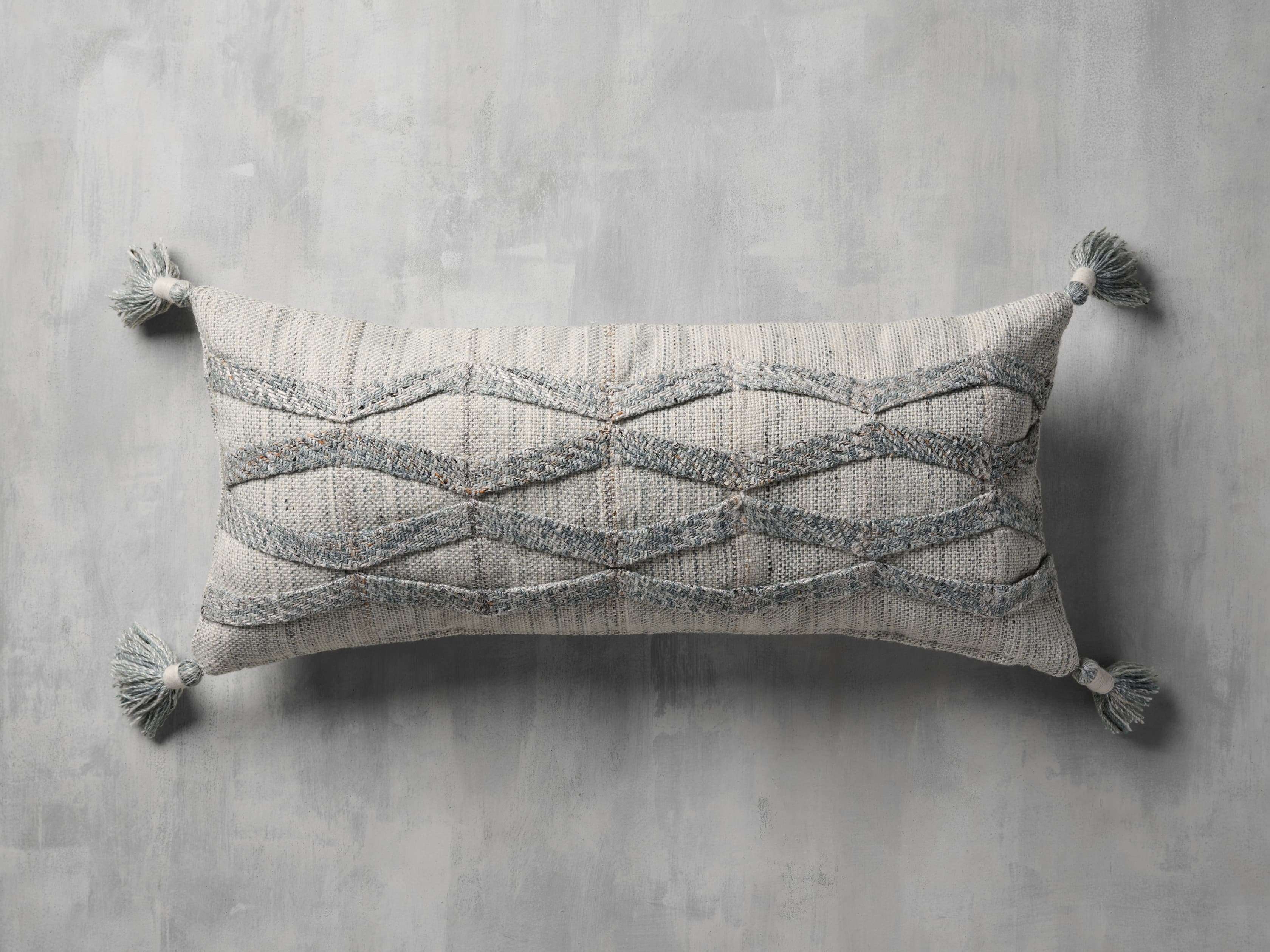 Lomi Pillow Cover – Arhaus