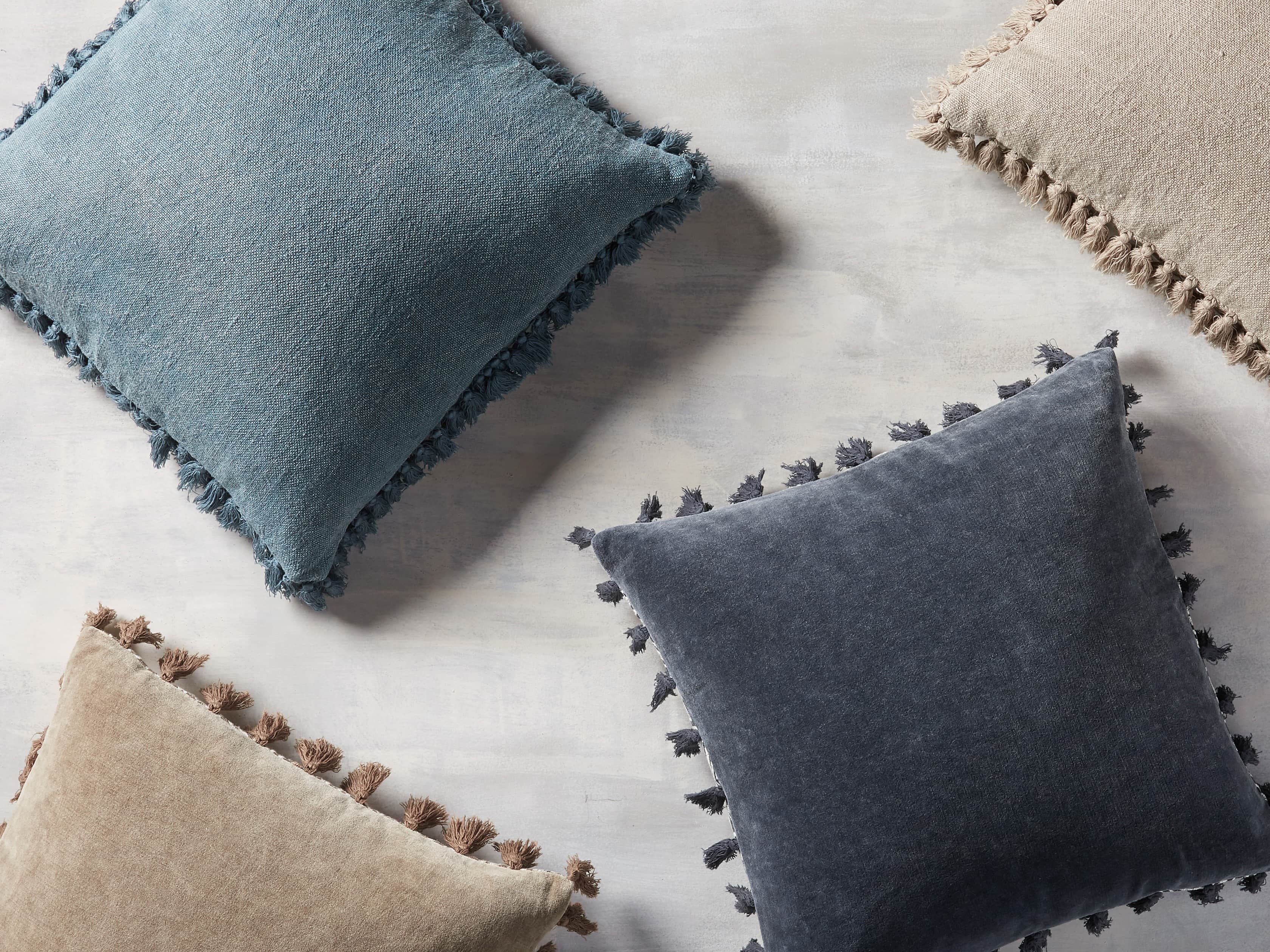 Tasseled Linen Pillow in Natural