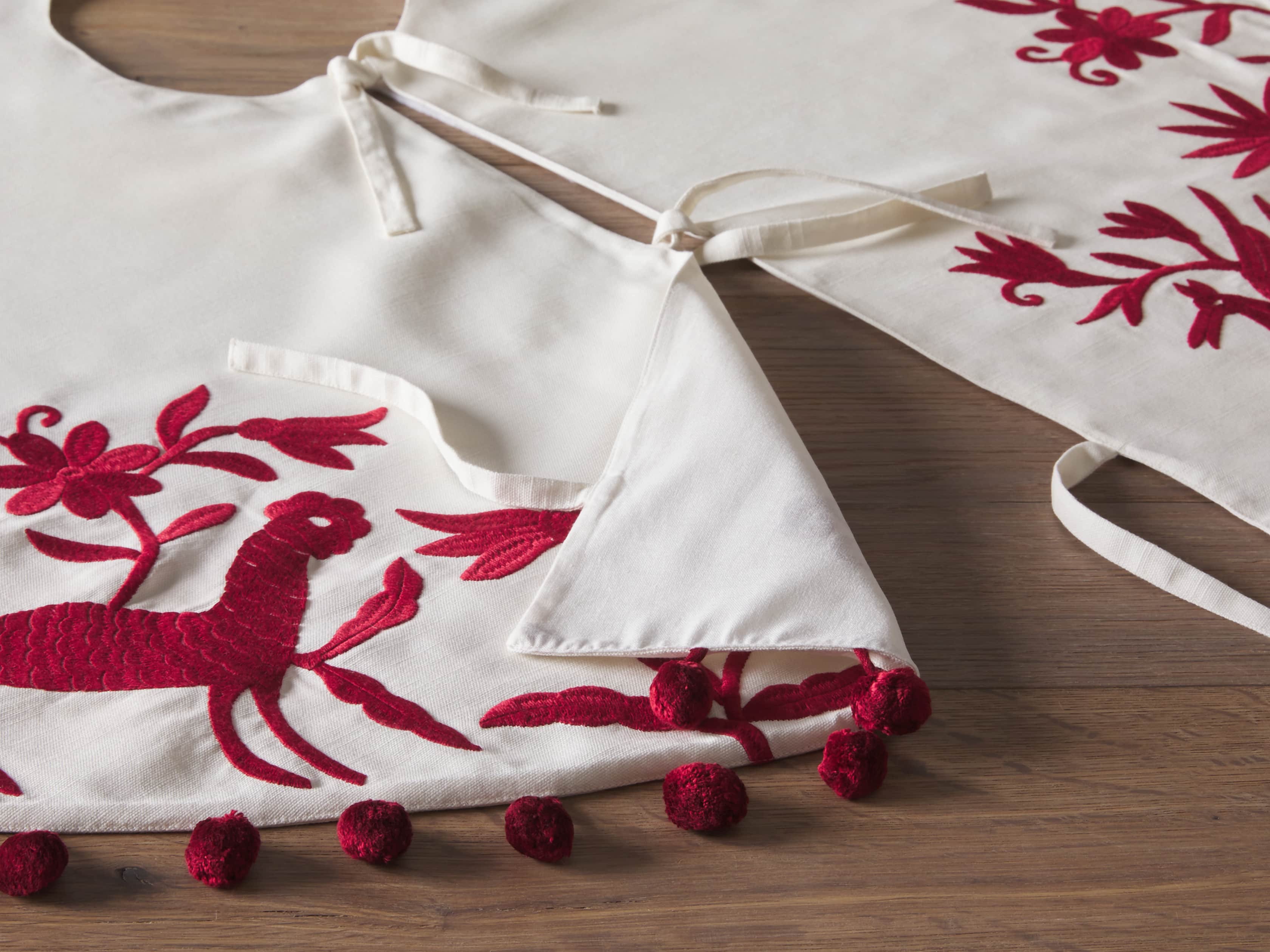Red Woodland Animals Tree Skirt, slide 3 of 4