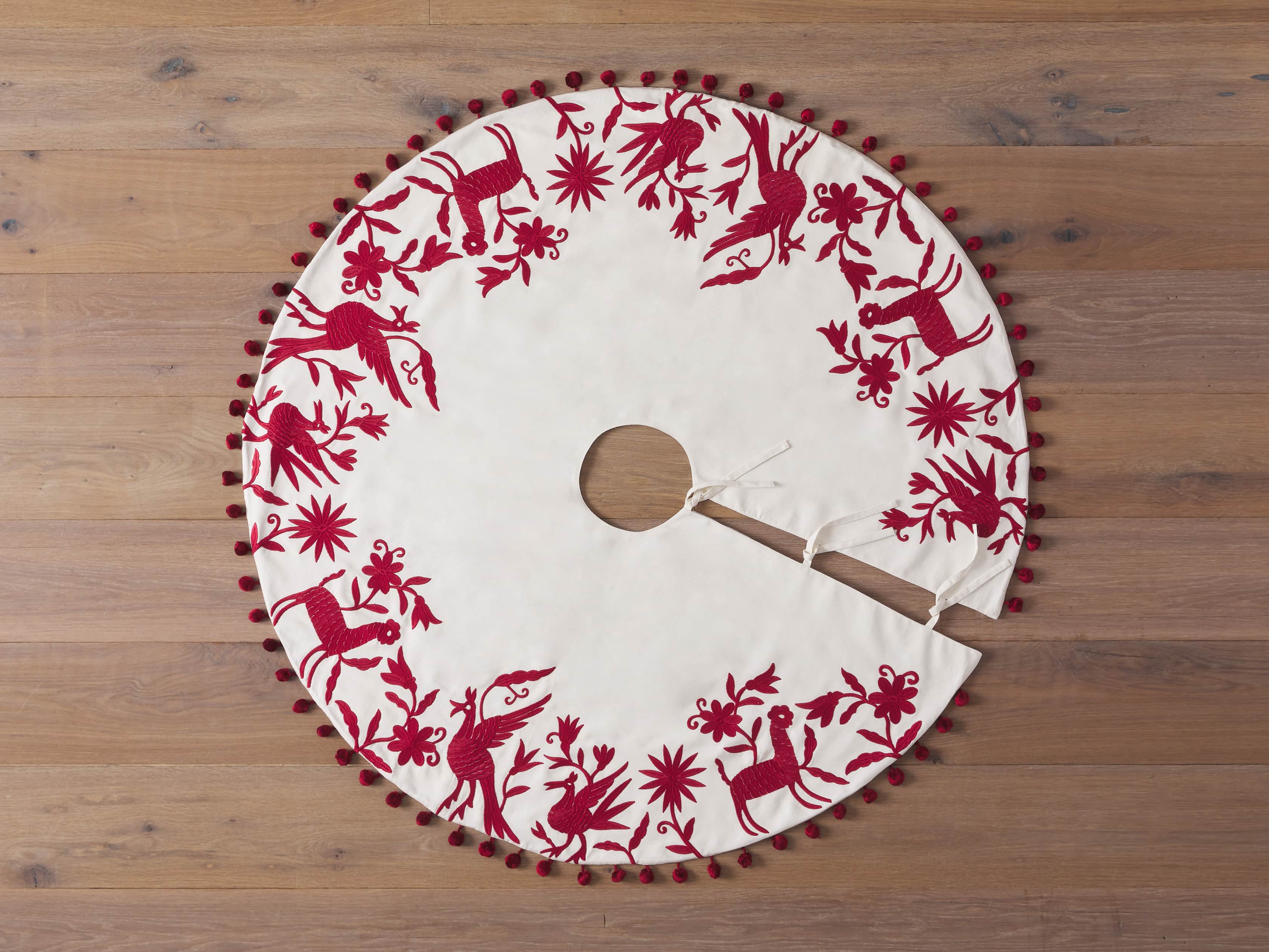 Red Woodland Animals Tree Skirt, slide 2 of 4