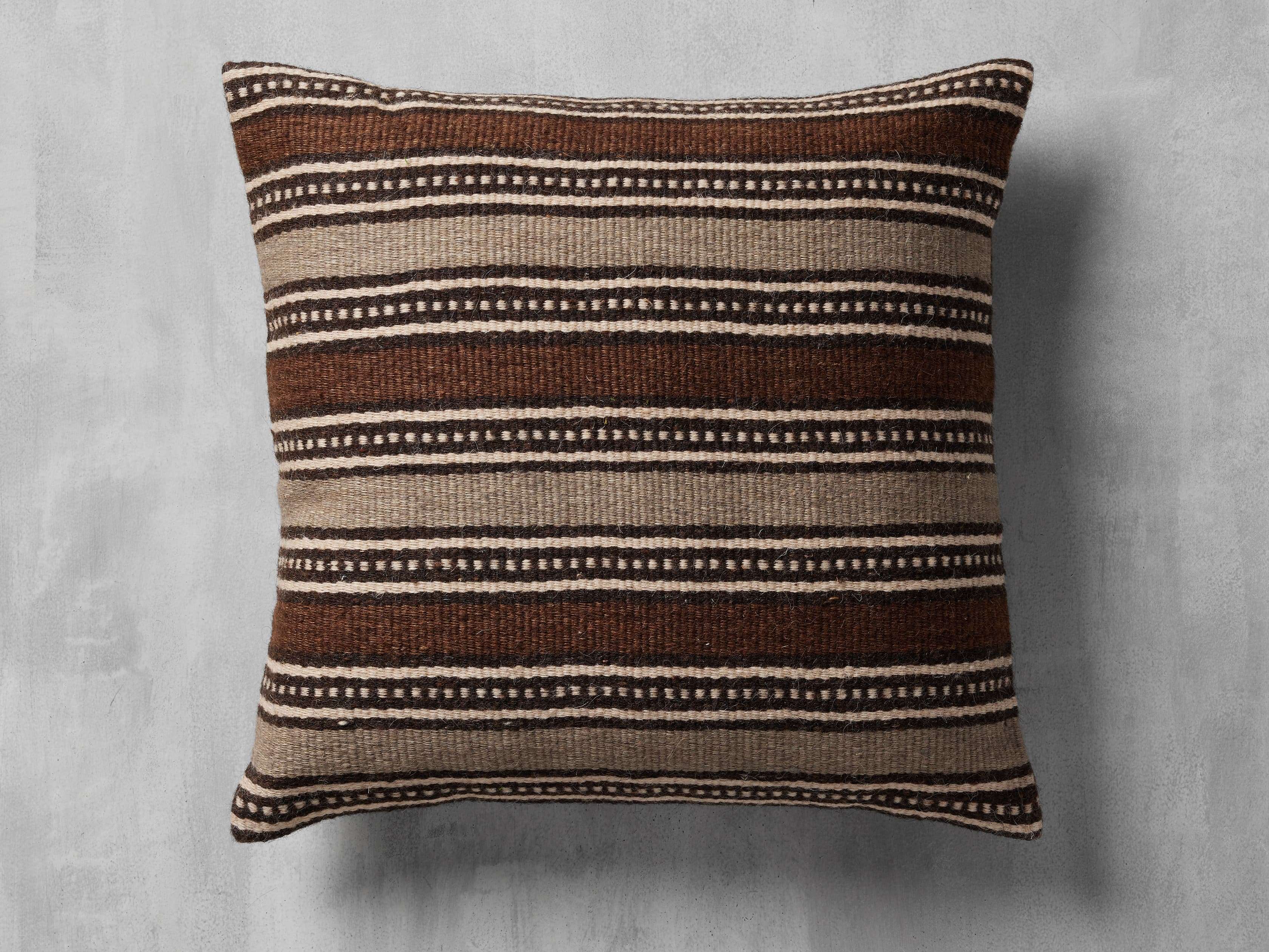 Lomi Pillow Cover – Arhaus