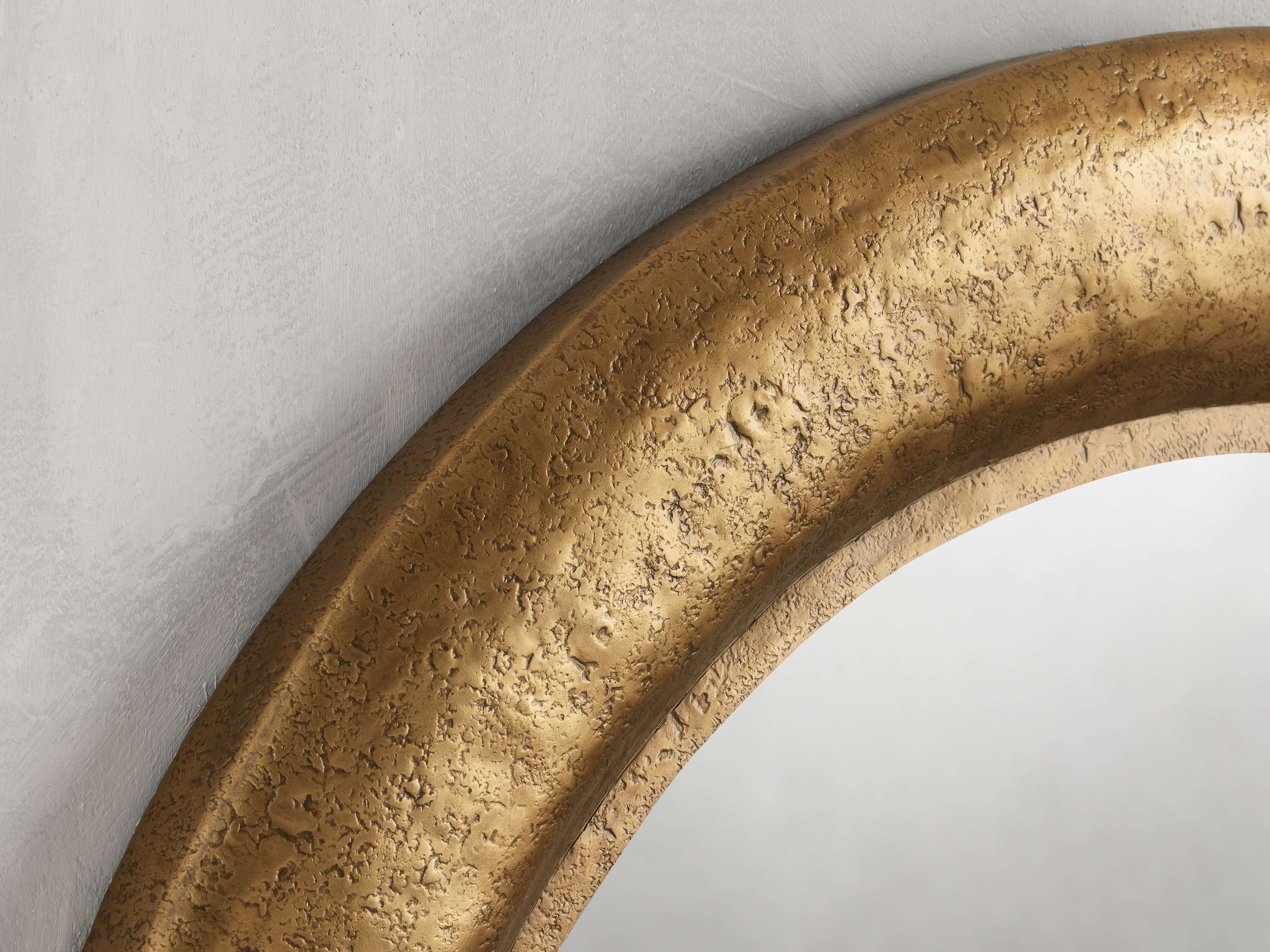 Arca Round Wall Mirror – Arhaus