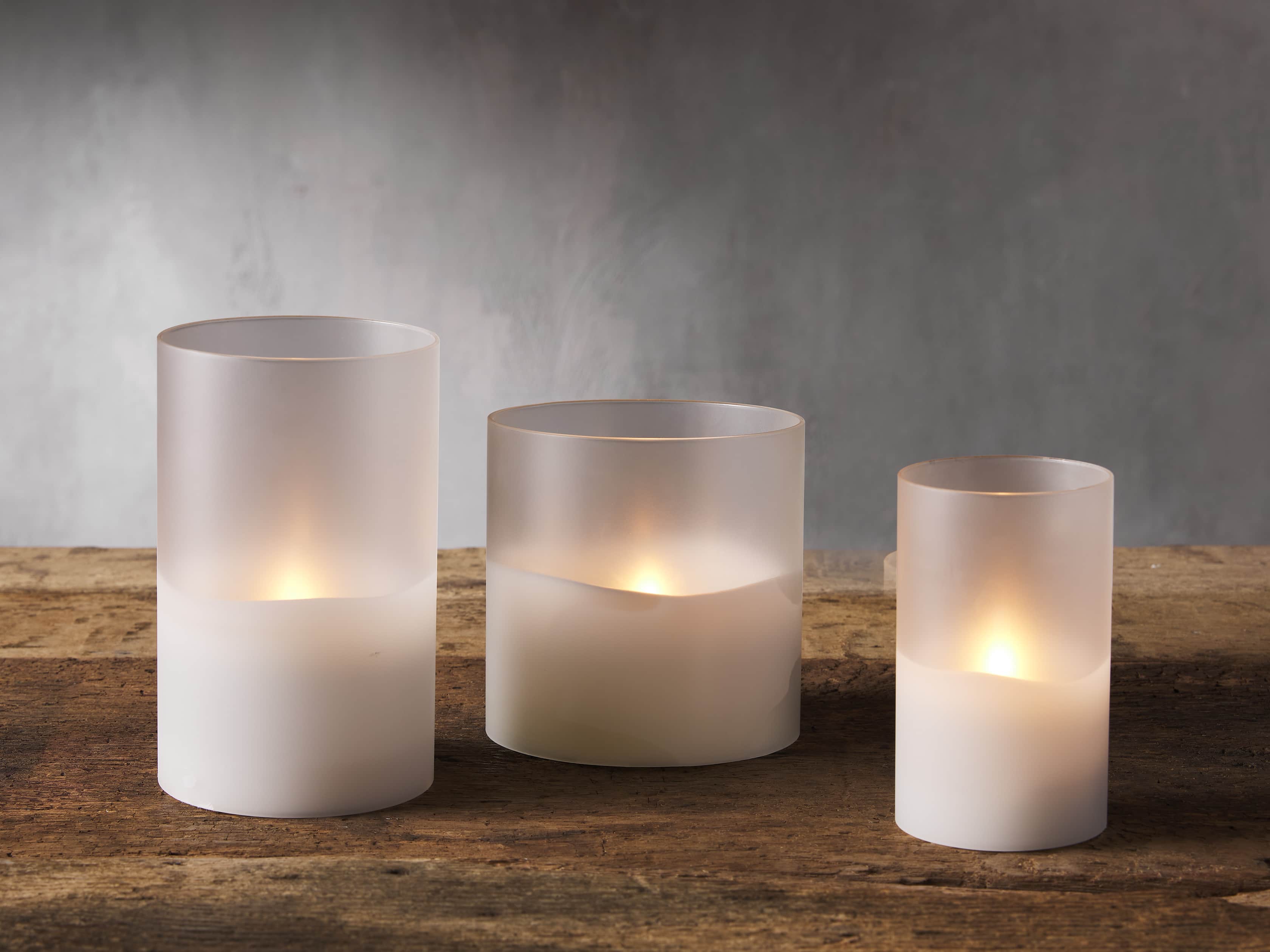Illumaflame™ Candle 3.5X6, slide 2 of 2