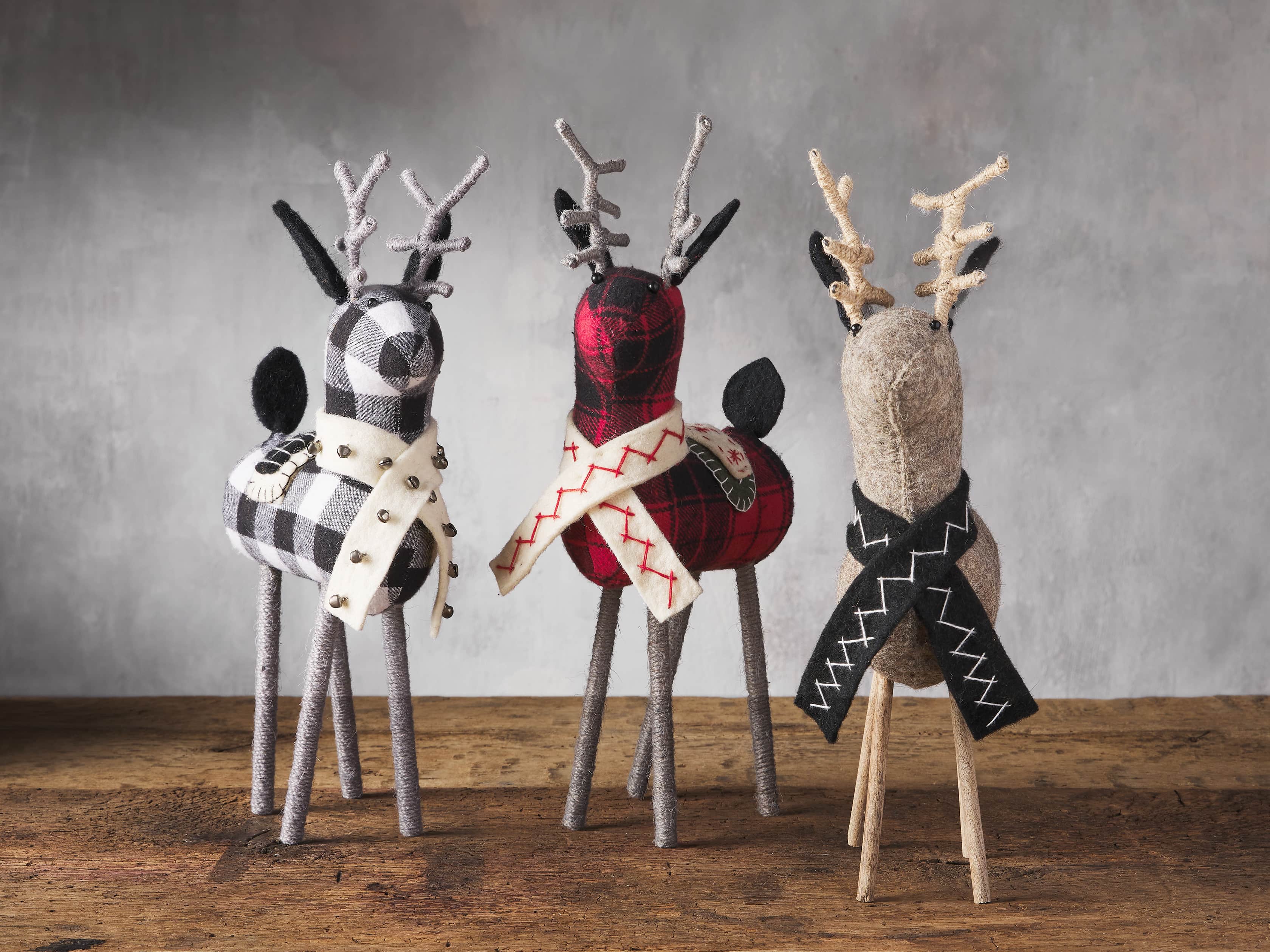 Tartan Tabletop Reindeer, slide 2 of 2