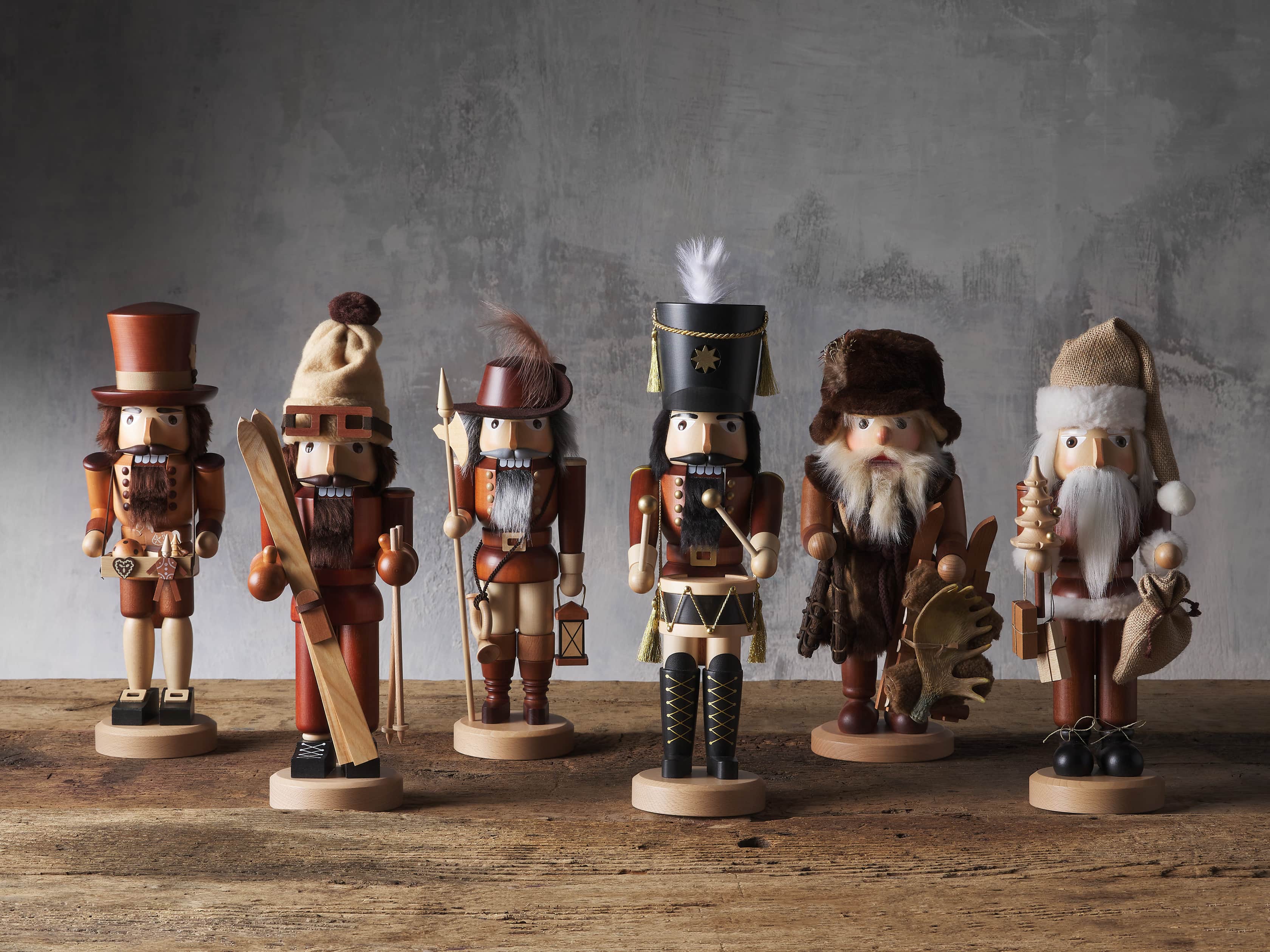Trapper Nutcracker, slide 3 of 4