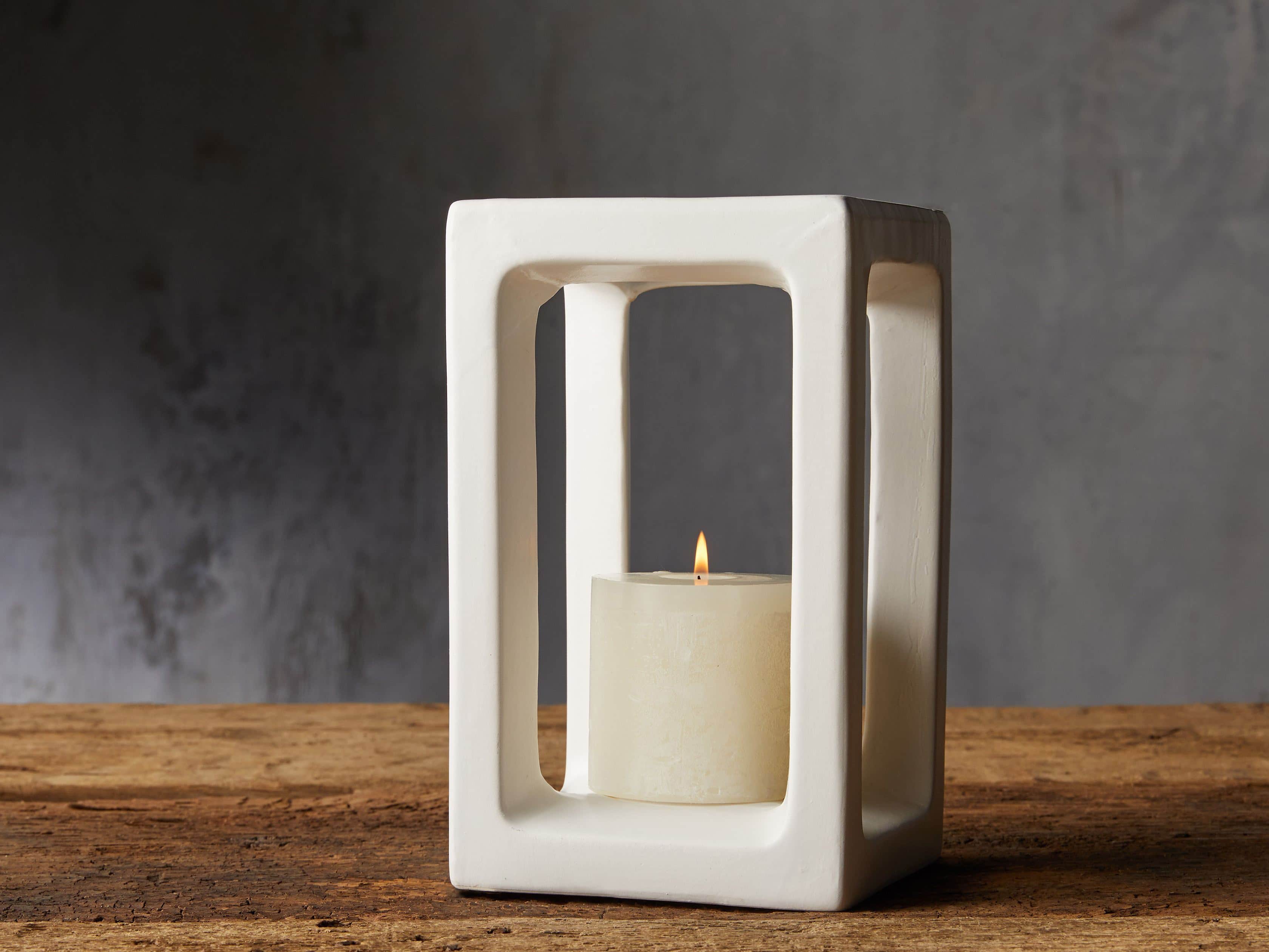 Small Square Pillar Holder