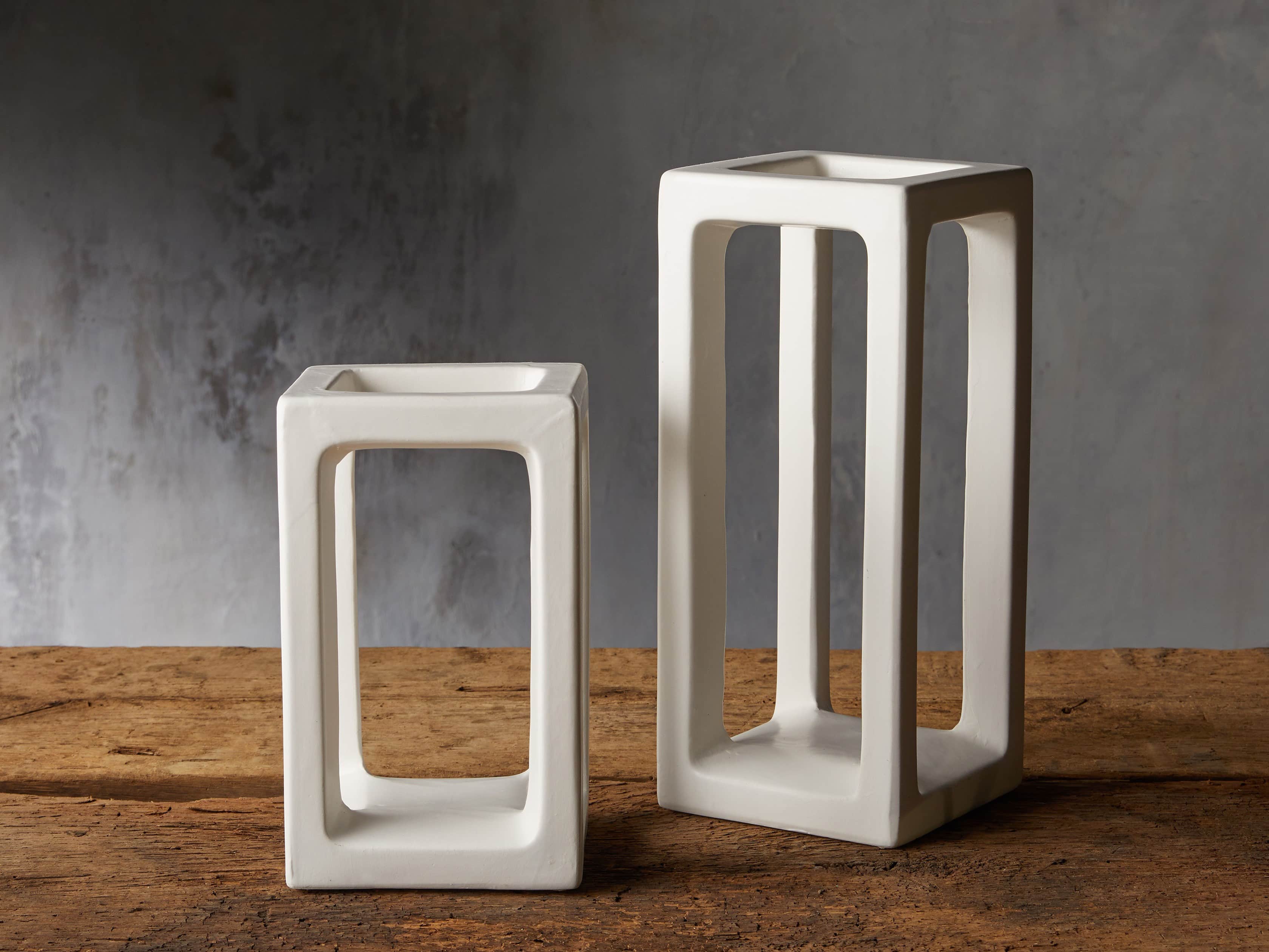 Small Square Pillar Holder