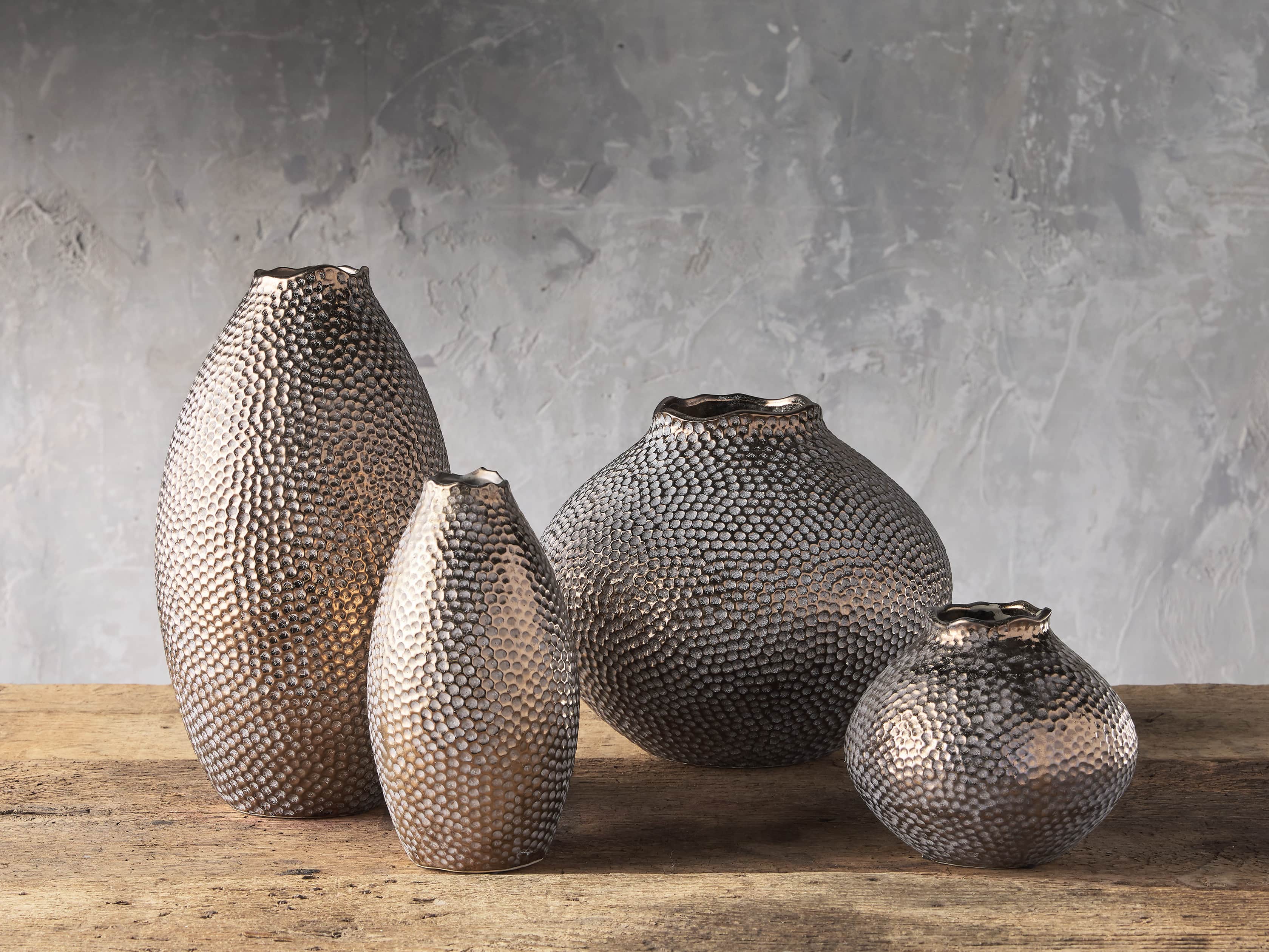 Eva Round Vase in Gold, slide 3 of 6