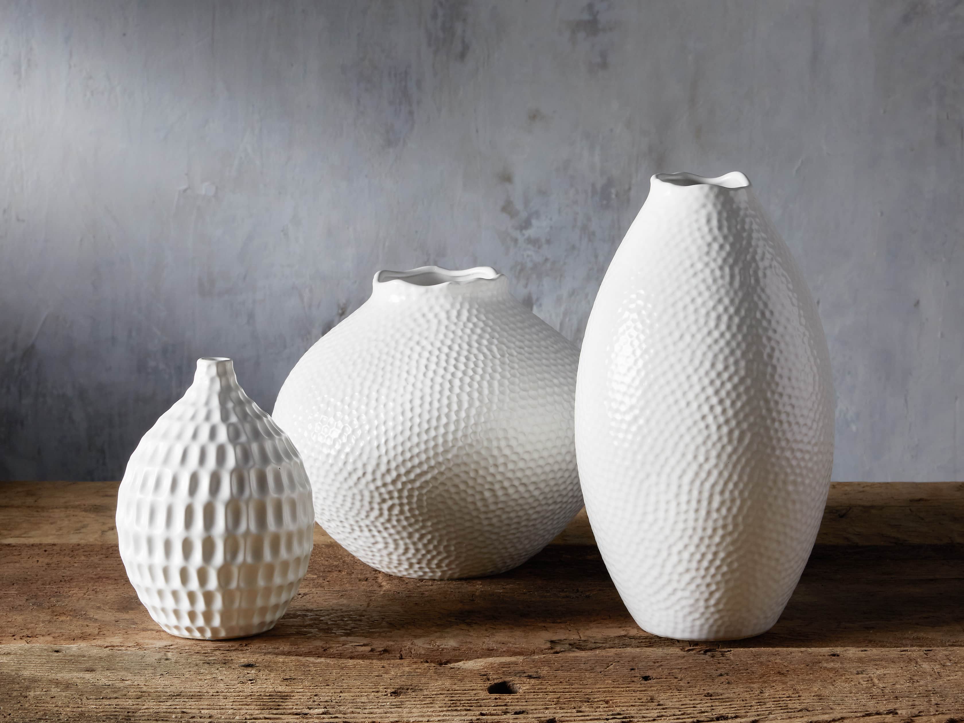 Eva Round Vase in White Arhaus