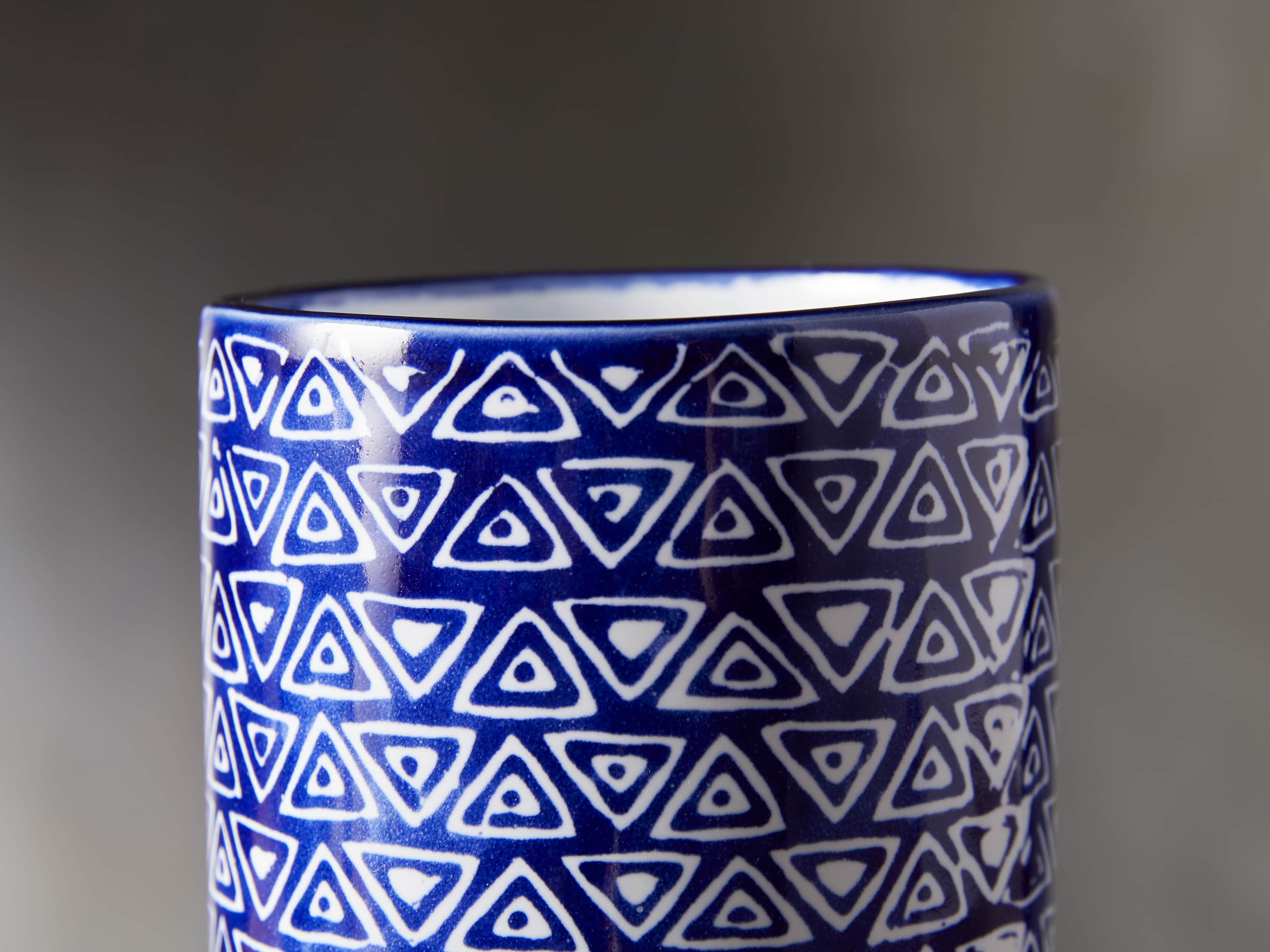 Blue and White Cylinder, slide 2 of 4