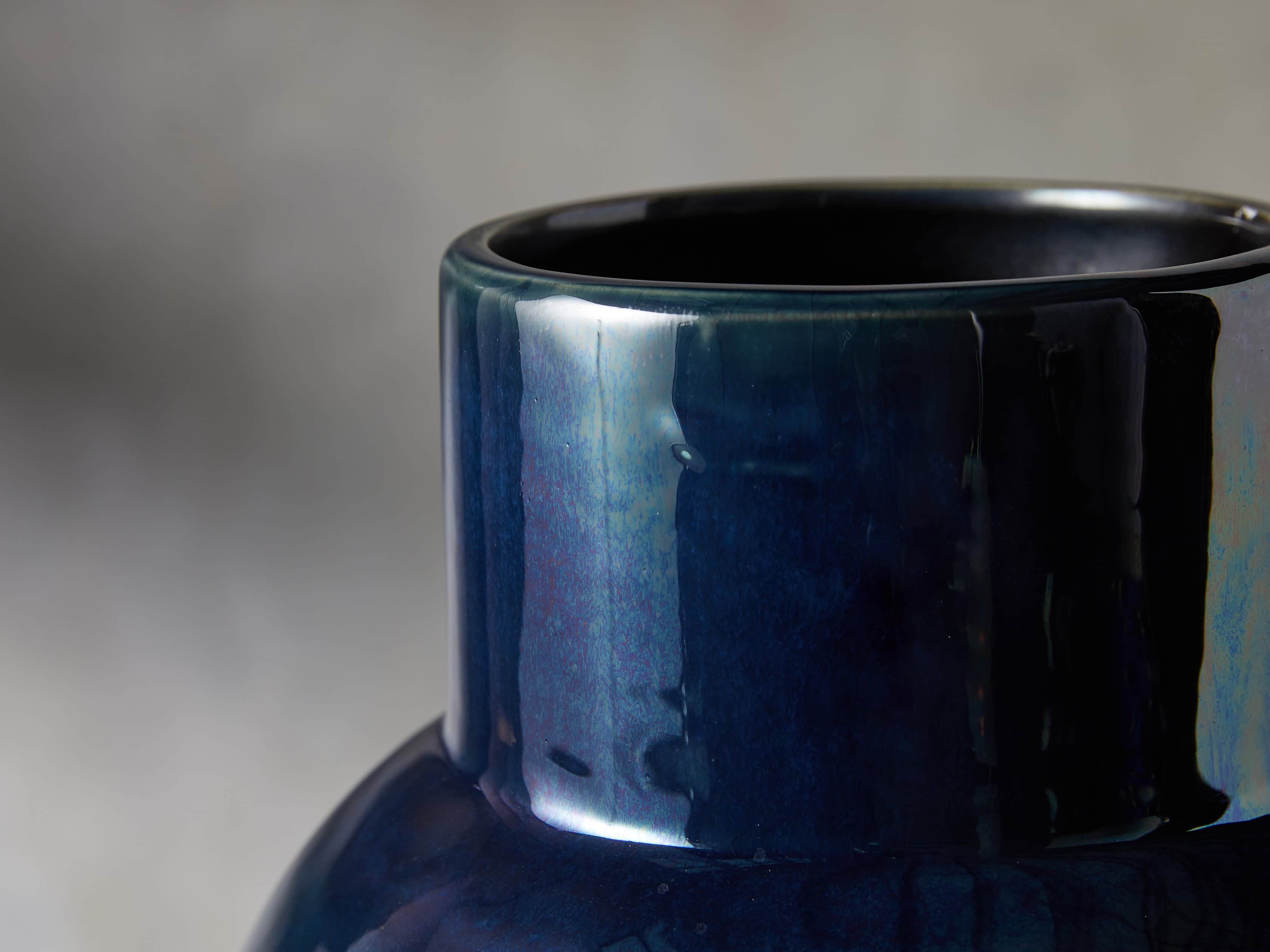 Perth Vase, slide 3 of 4