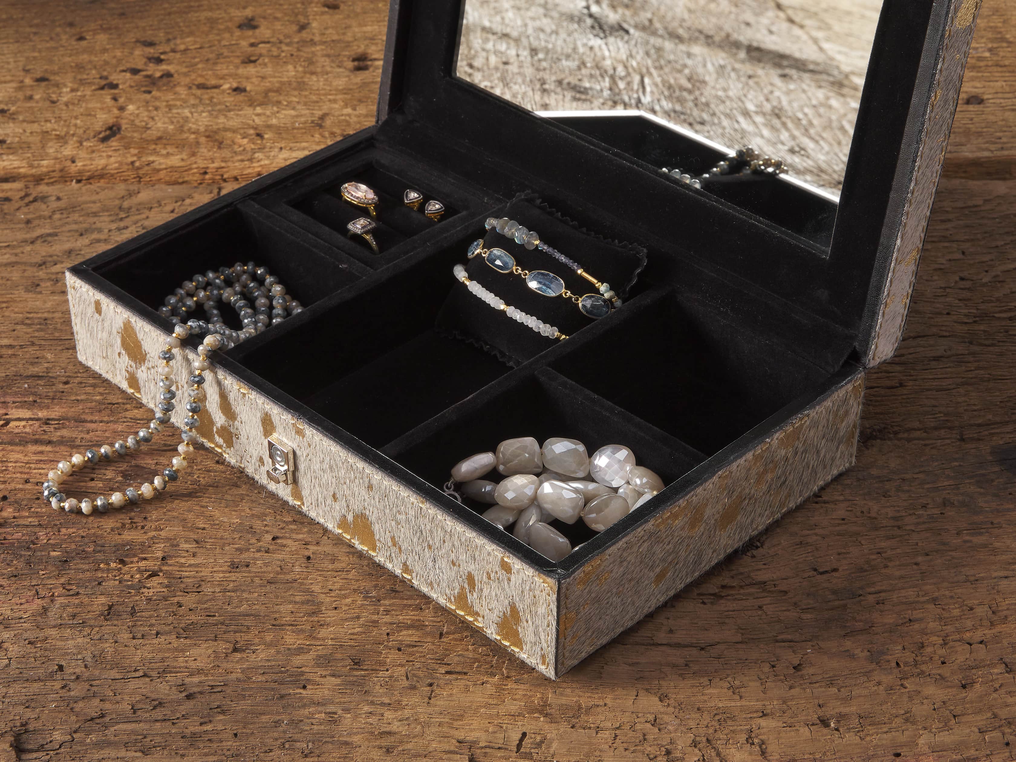 Shiloh Jewelry Box, slide 4 of 5