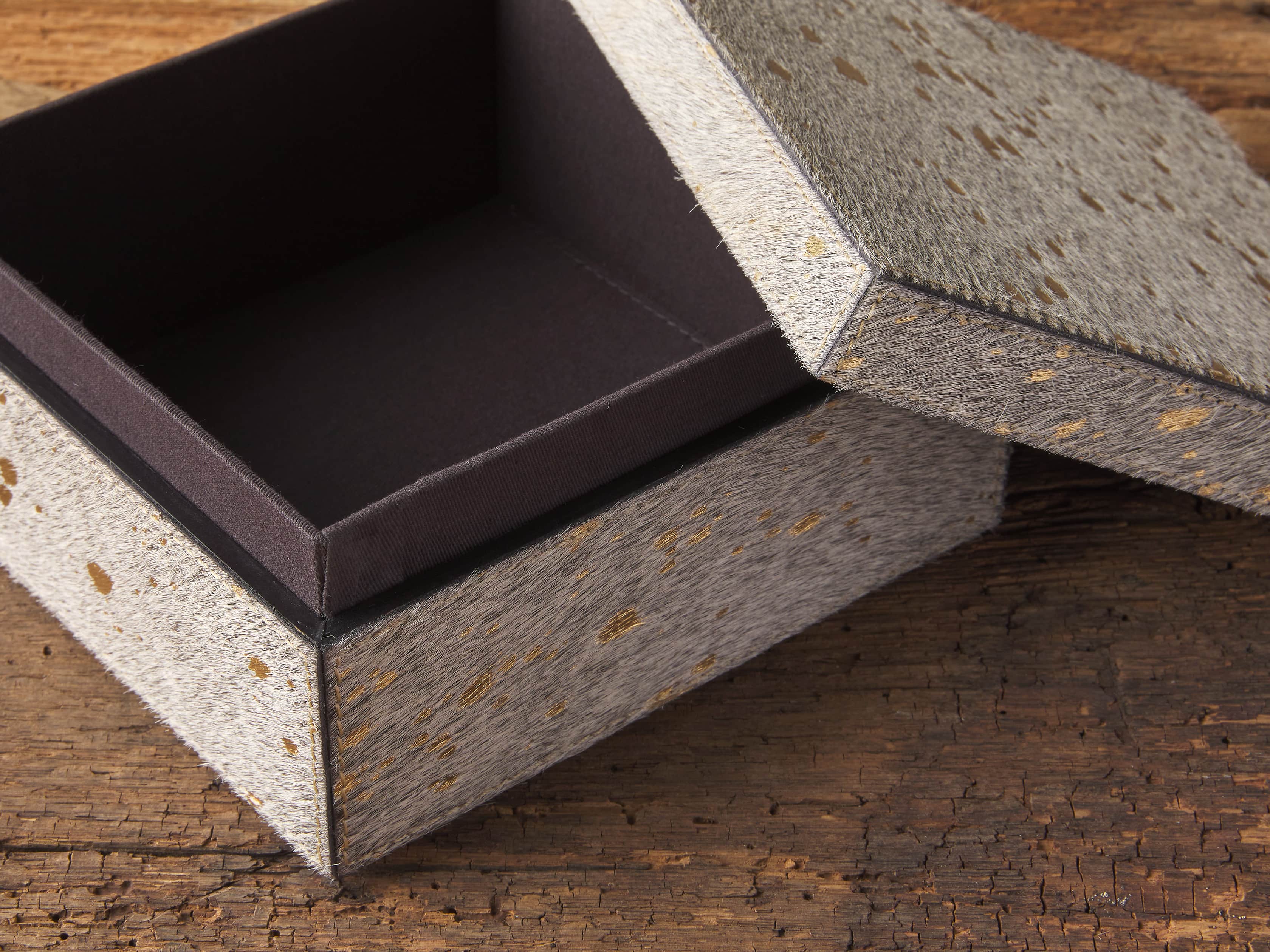 Small Shiloh Box, slide 3 of 4