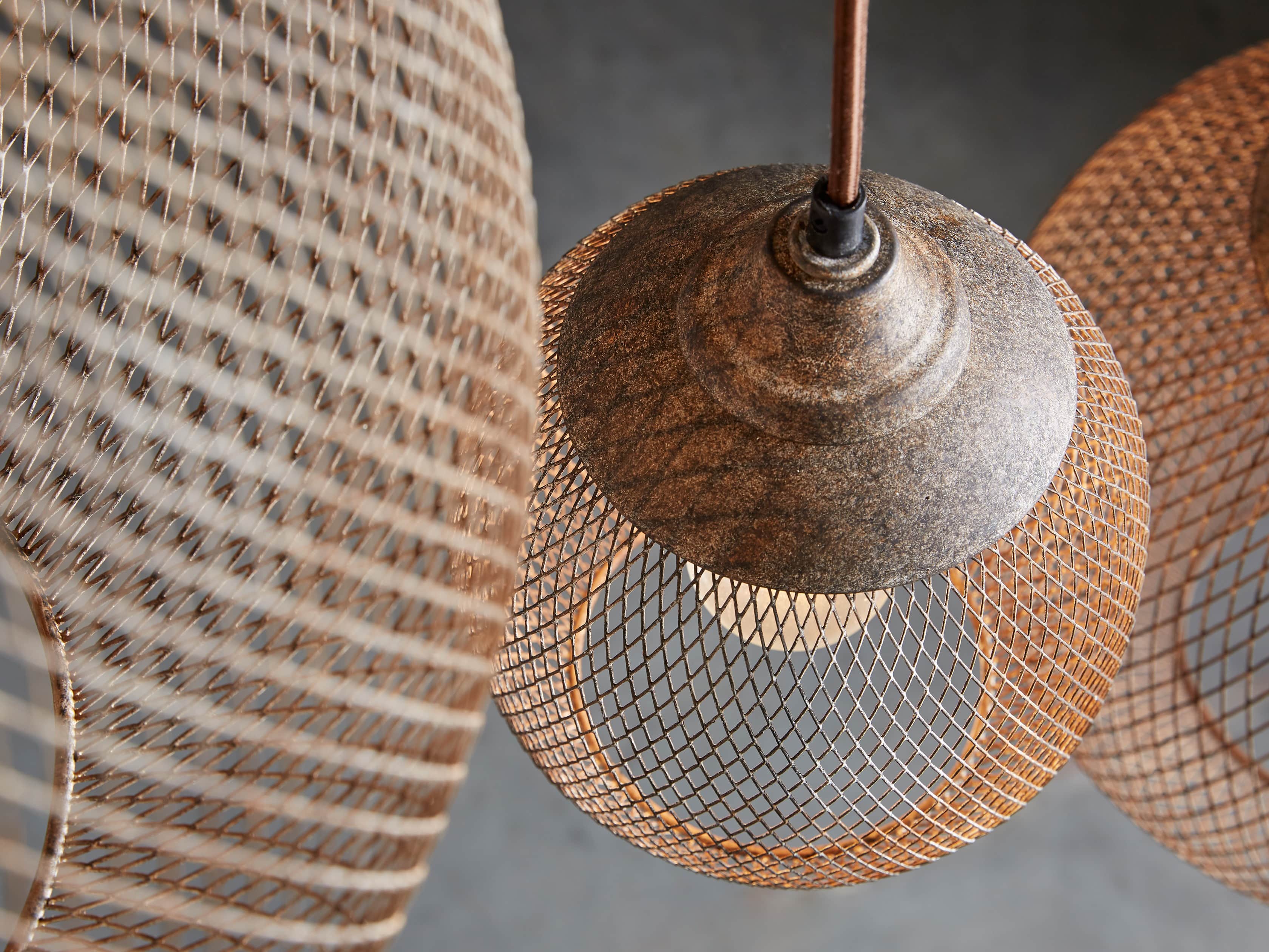 Lanister Small Mesh Pendant