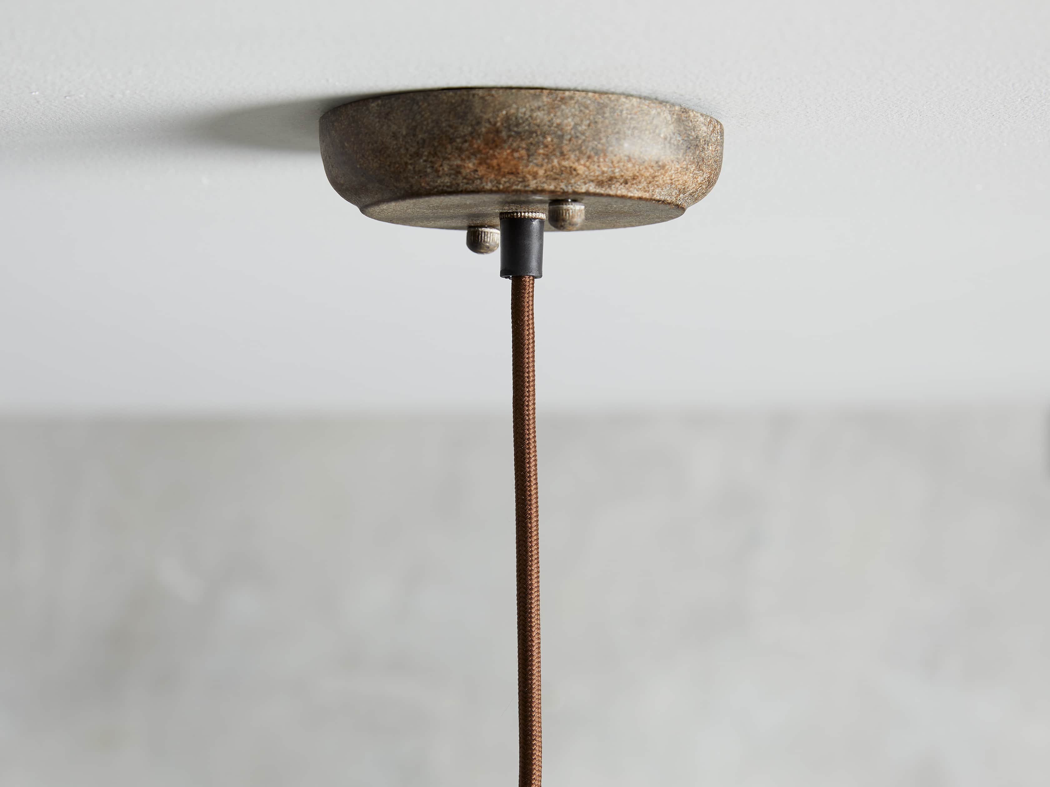 Lanister Mesh Pendant