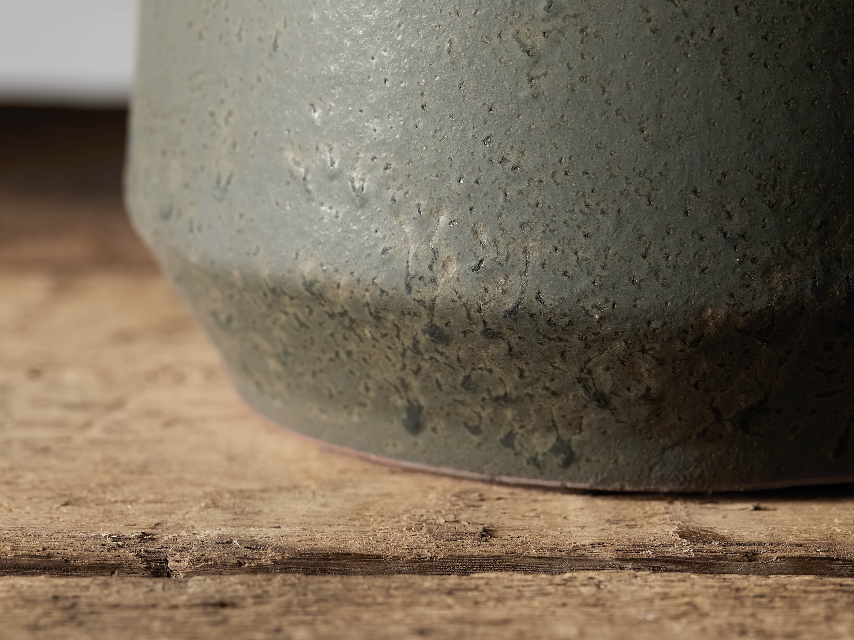 Anselmo Large Planter in Black