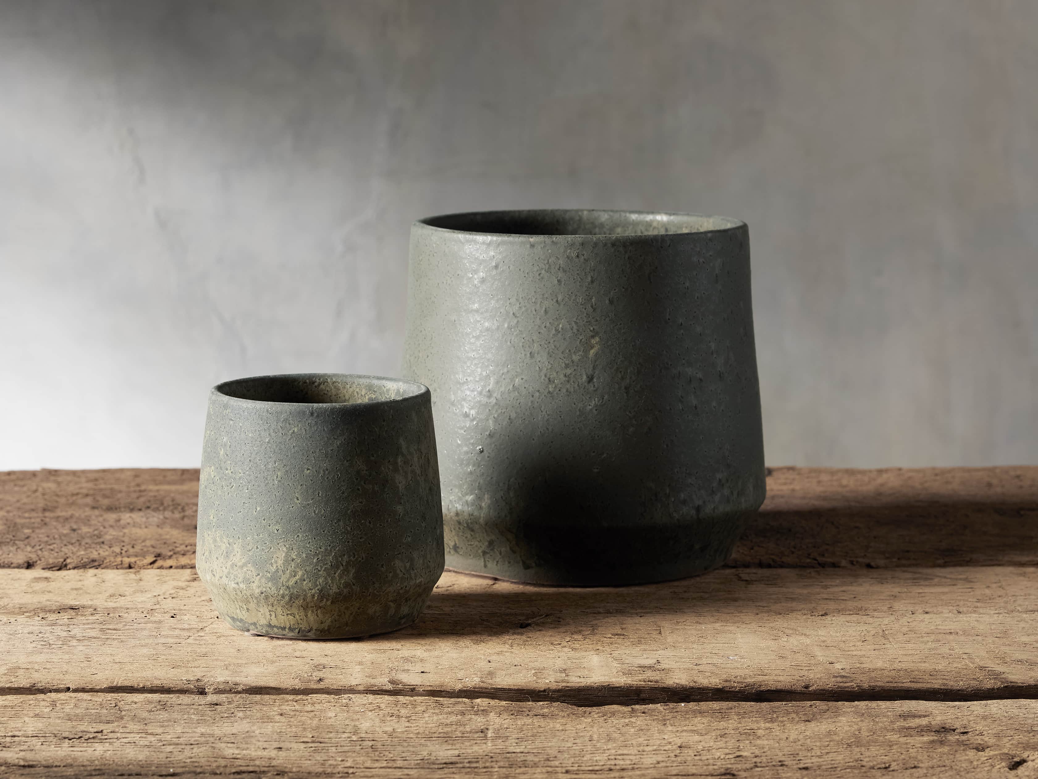 Anselmo Large Planter in Black
