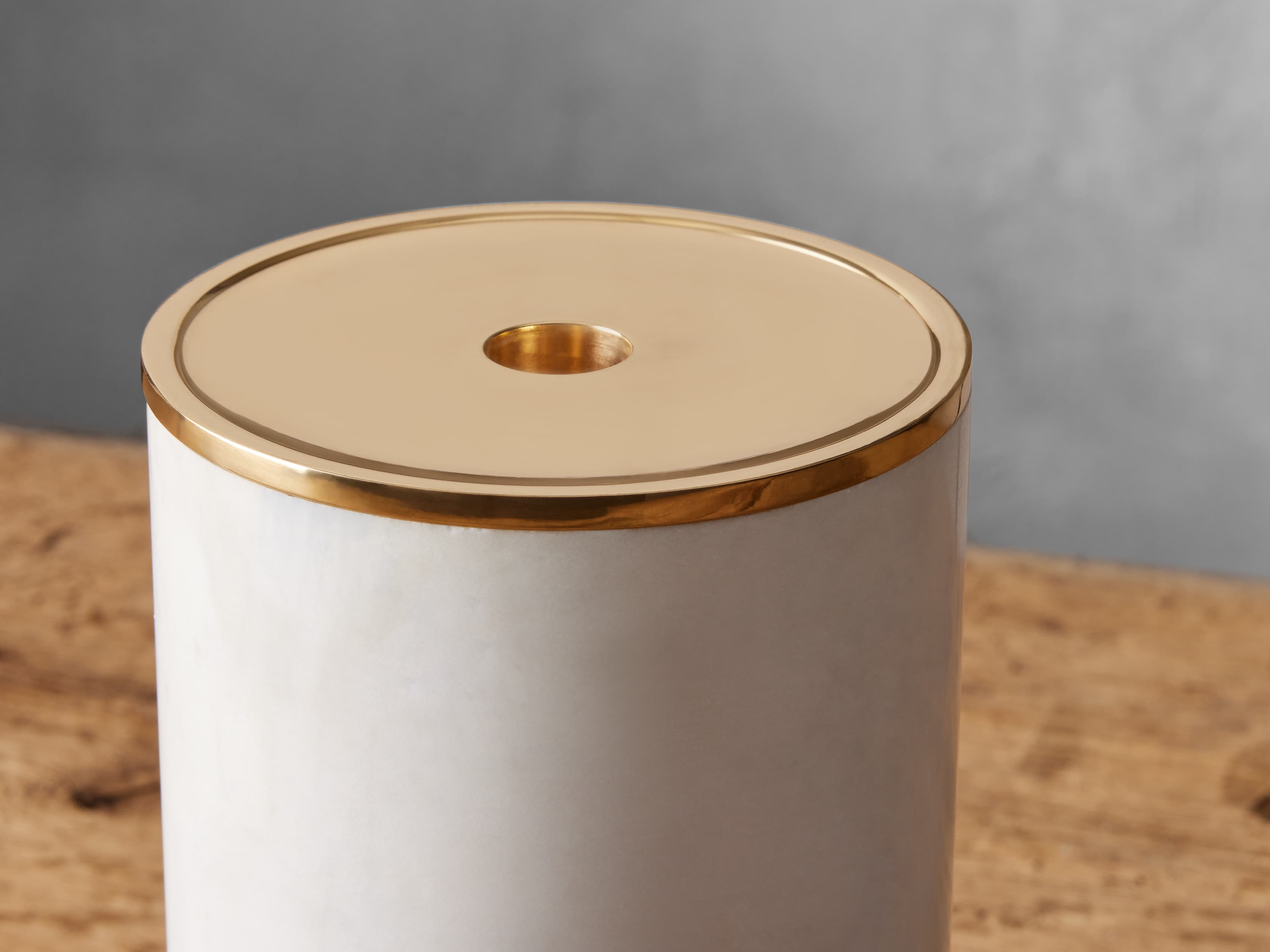 Odeon Pillar Holder