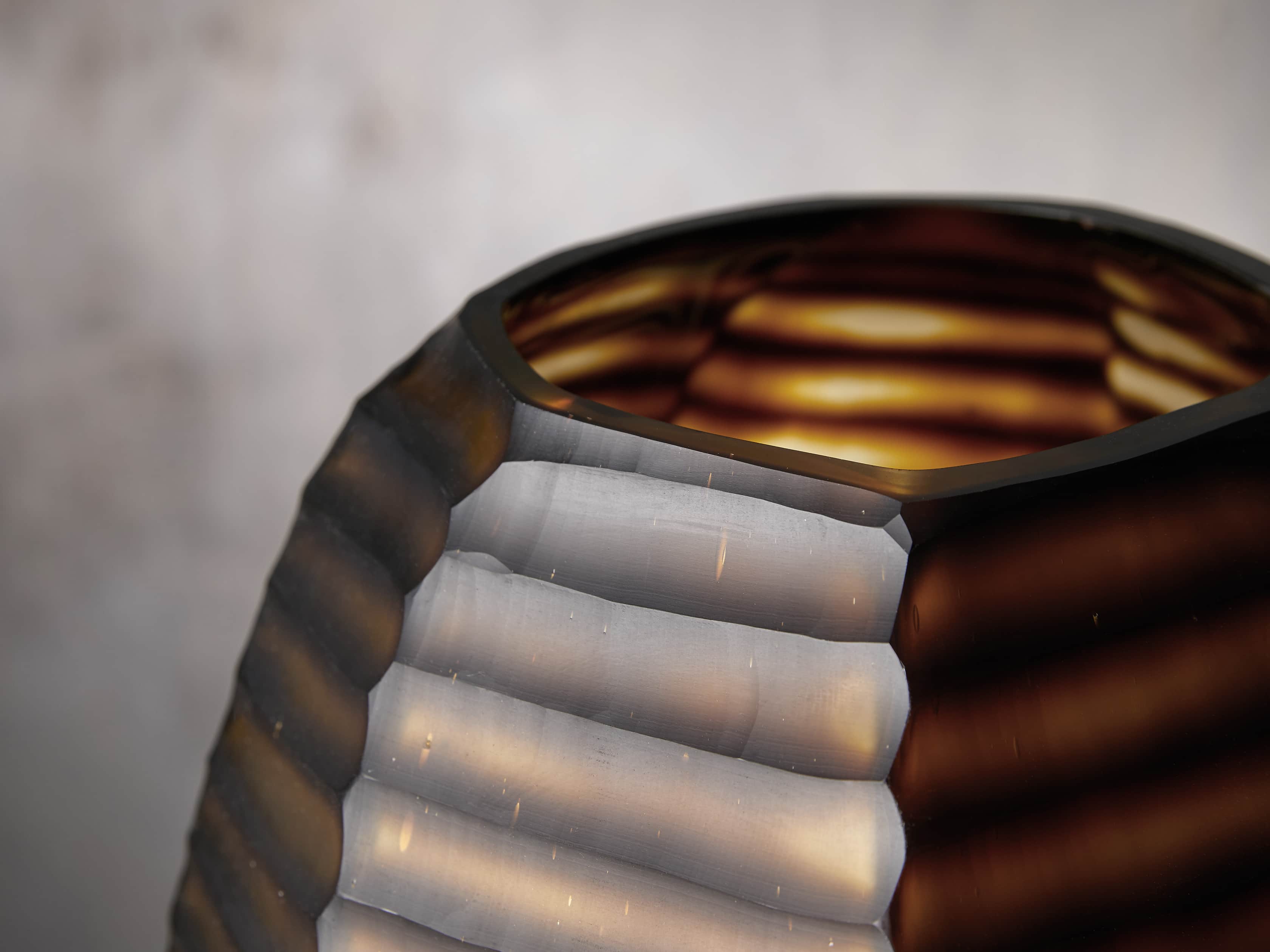 Large Abelia Vase, slide 2 of 3