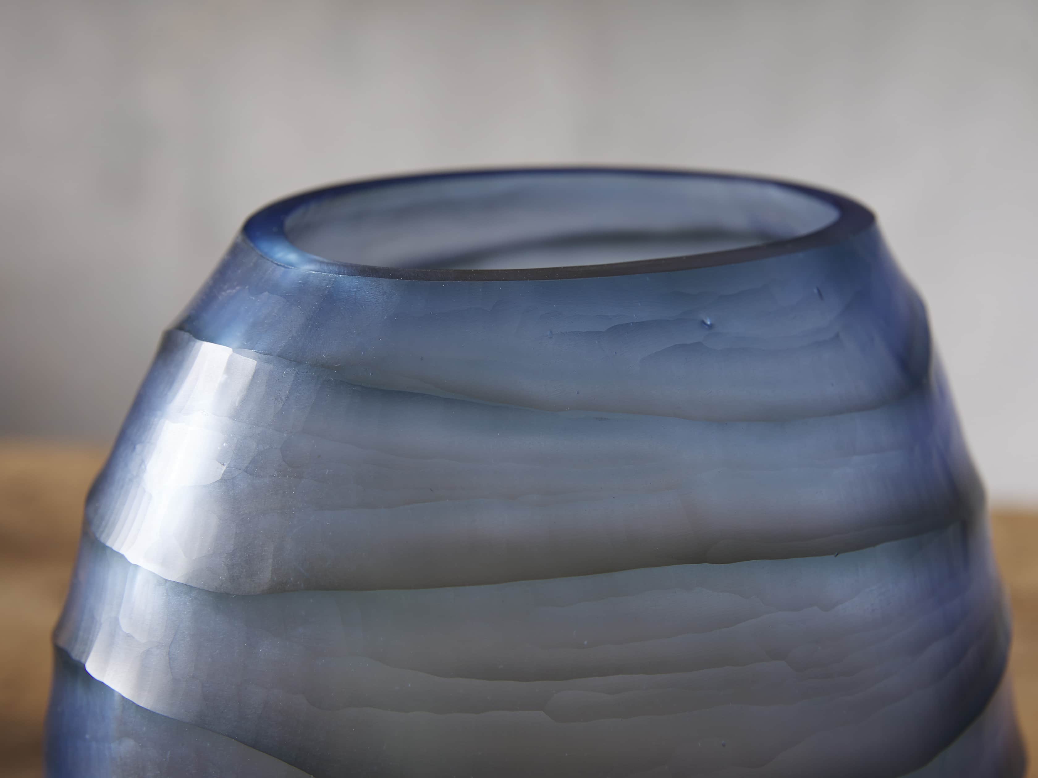 Marella Vase, slide 2 of 3