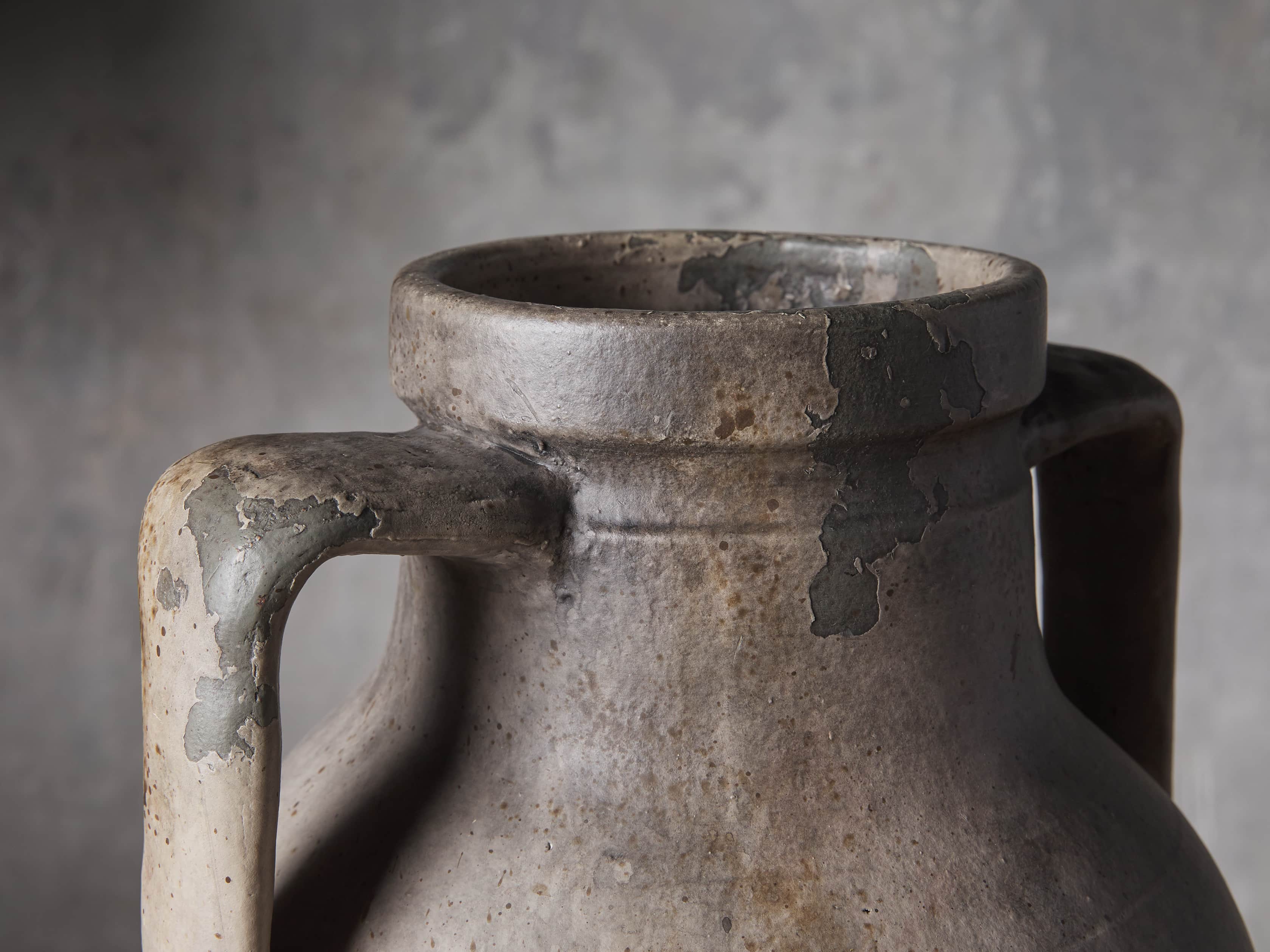 Umbria Urn, slide 2 of 4