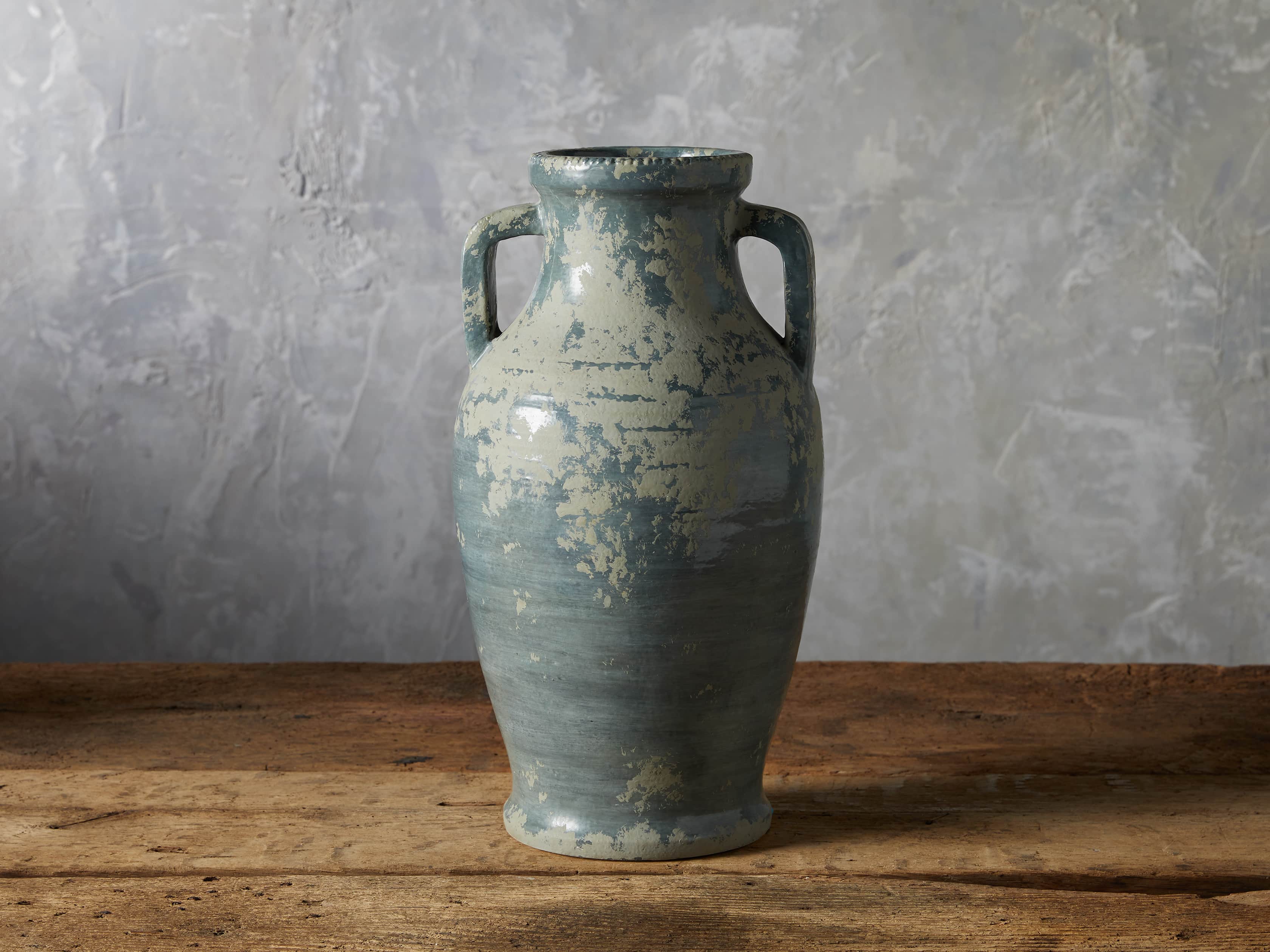 Aquila Urn Arhaus