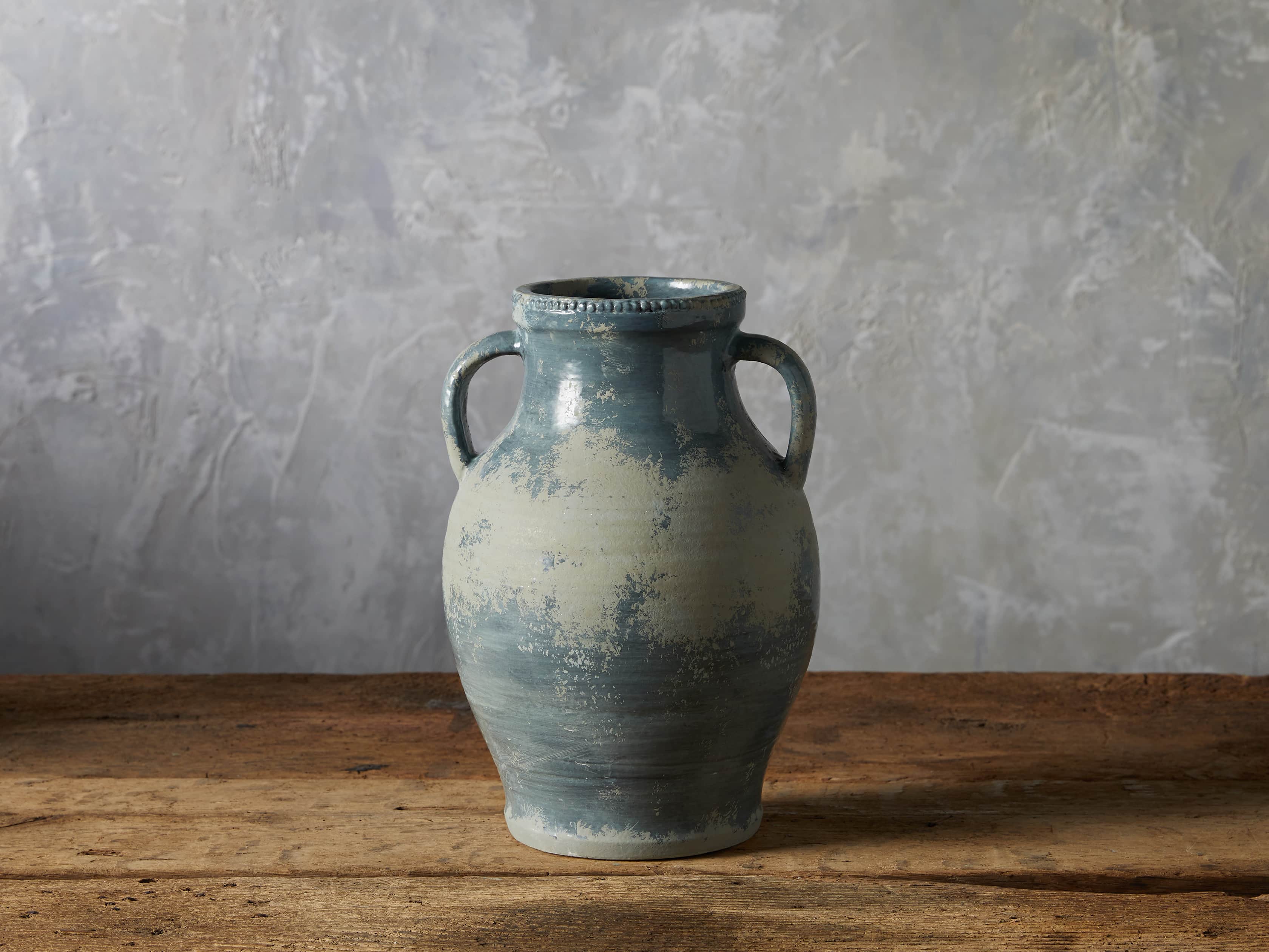 Aquila Urn Arhaus