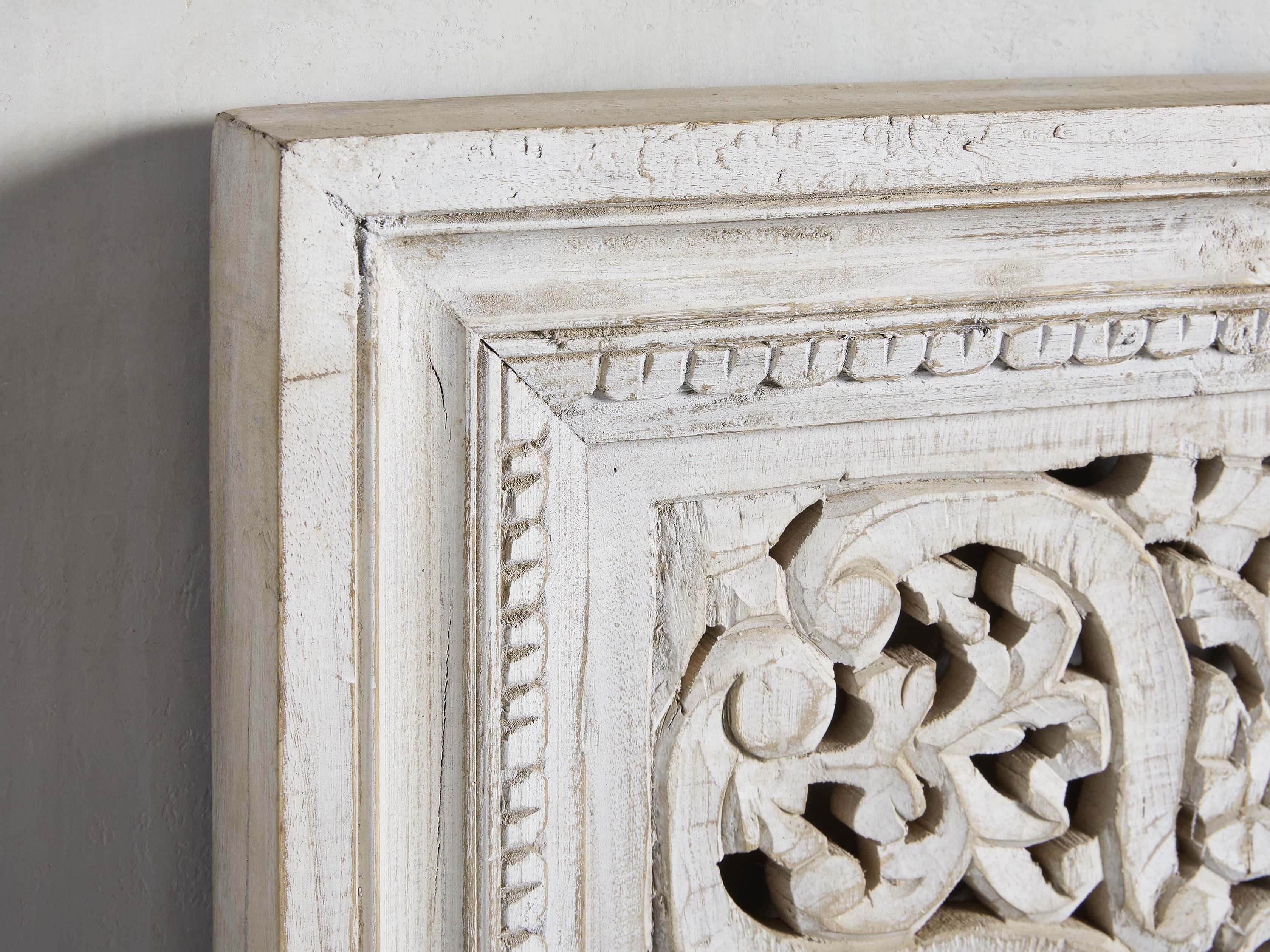 Uma Medallion White Panel, slide 3 of 3