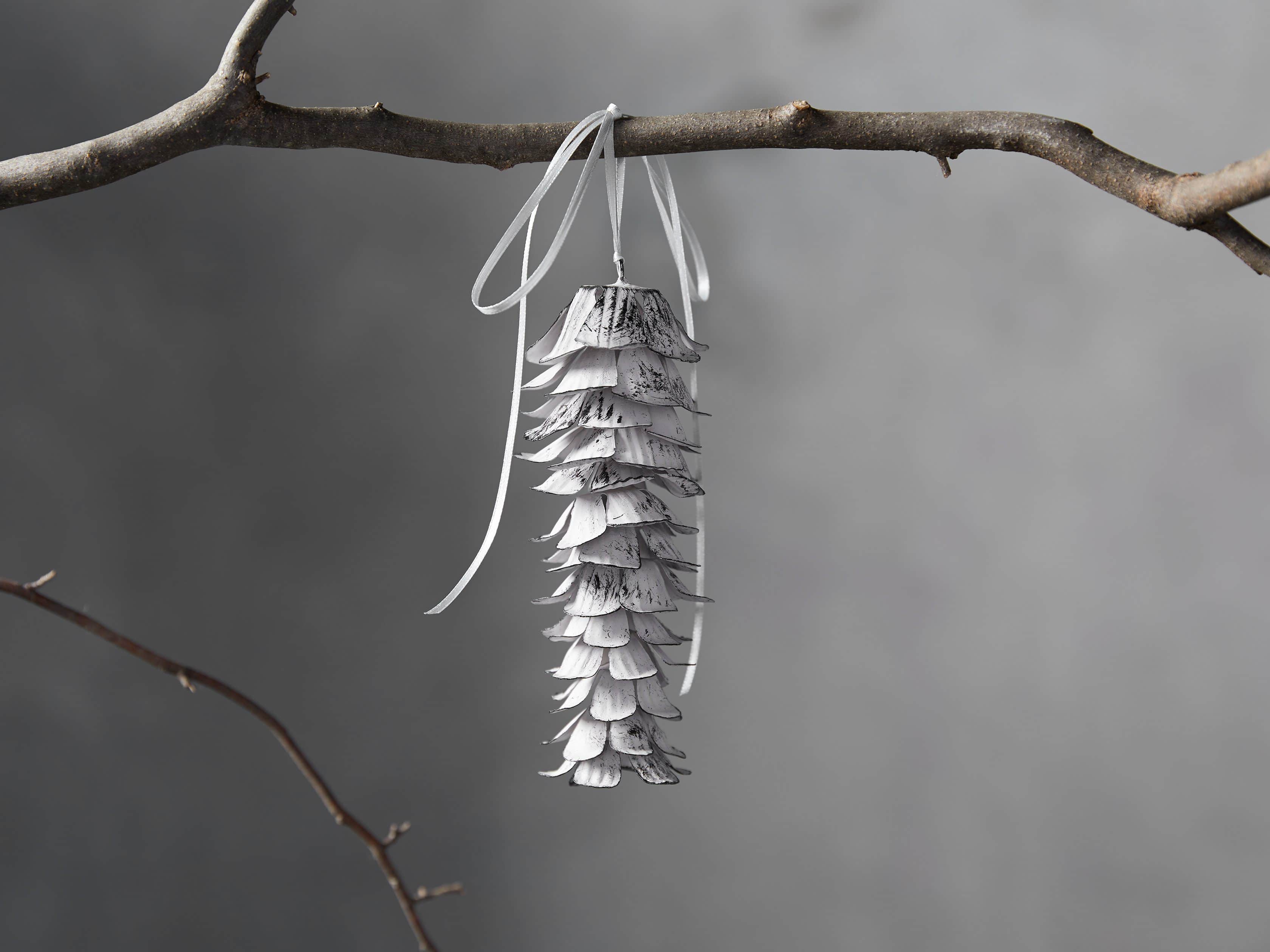 6.25" Pinecone Ornament set