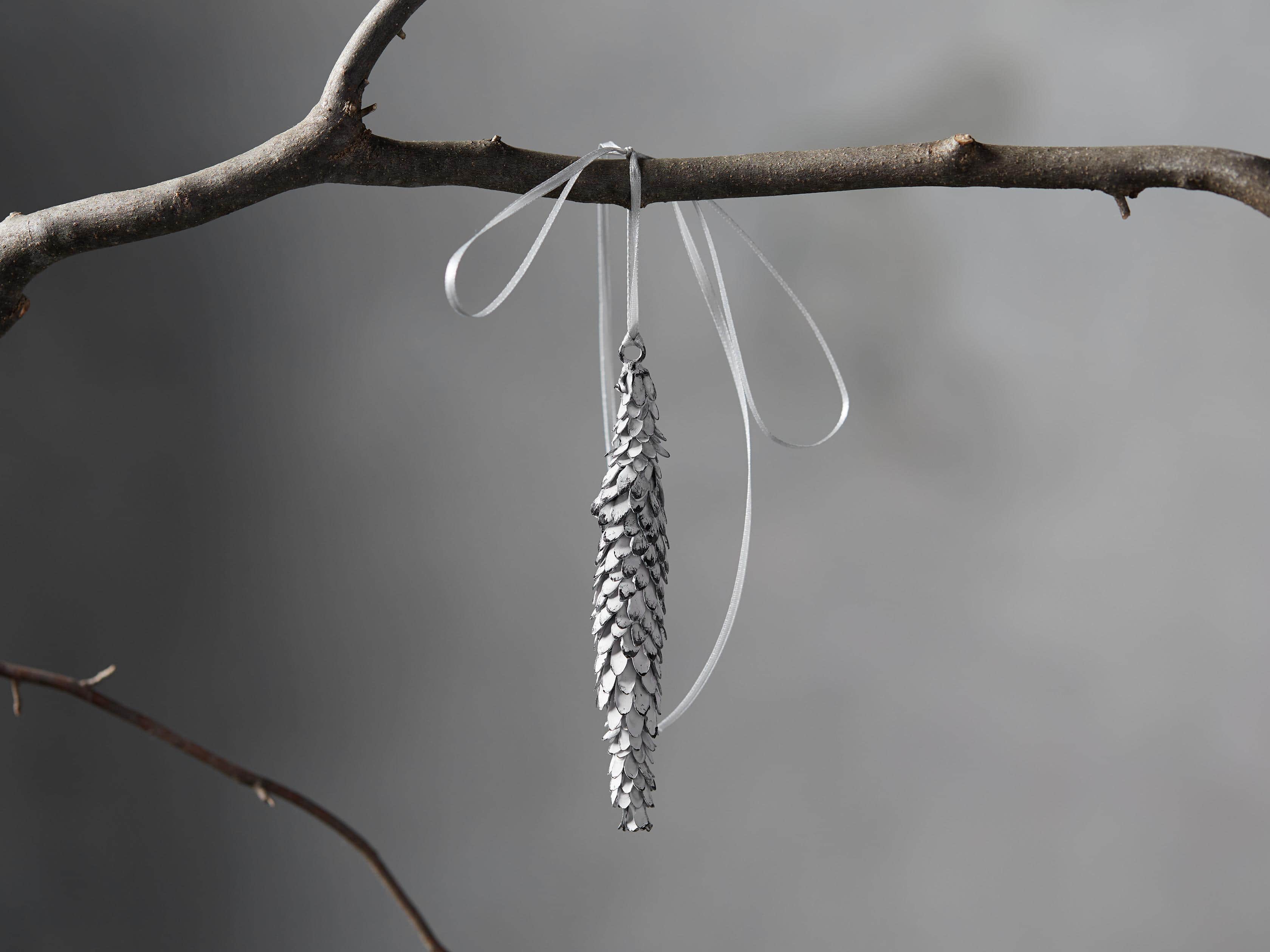5.5" Pinecone Ornaments set