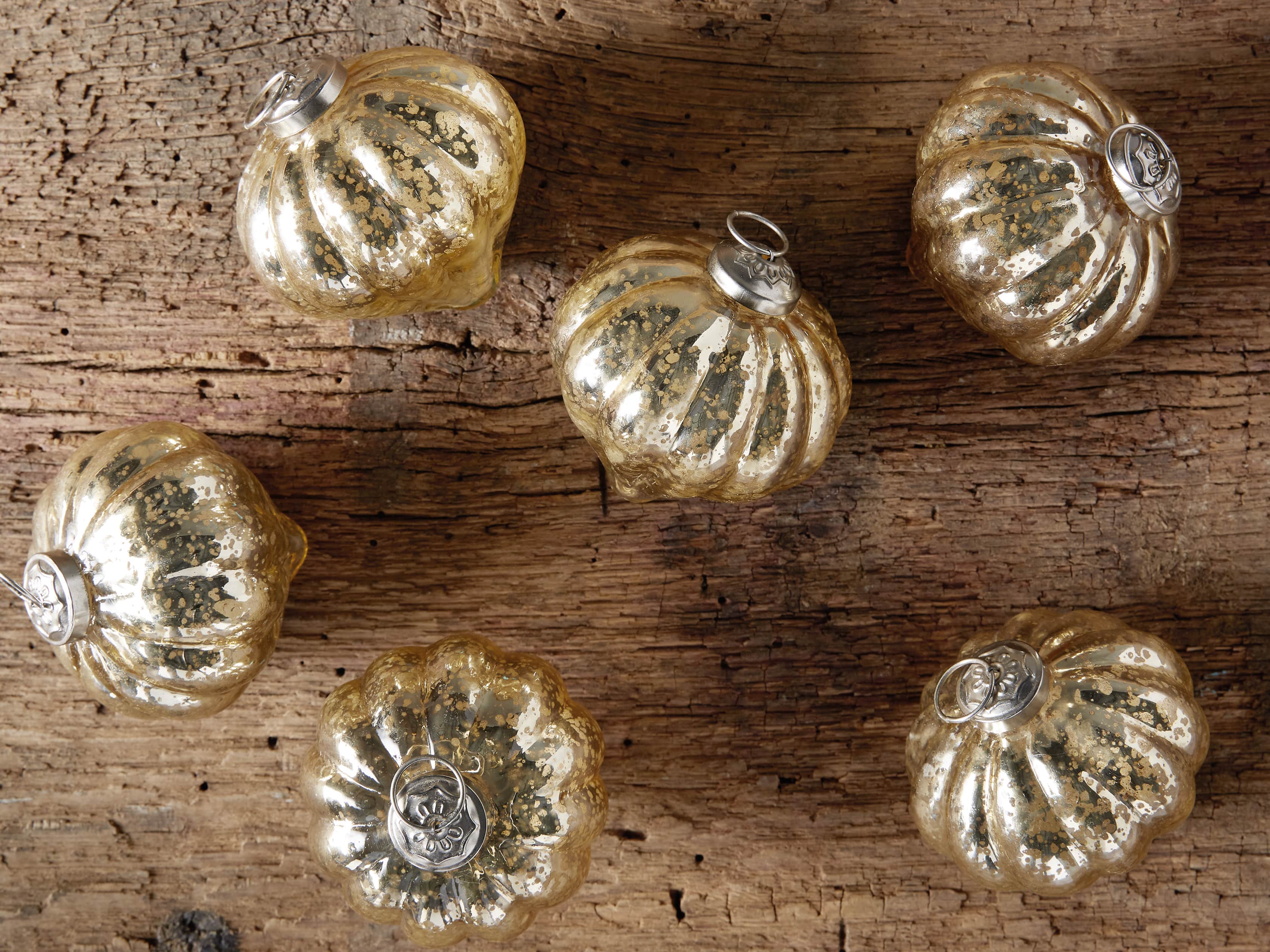 Channel Turnip Ornament in Gold set