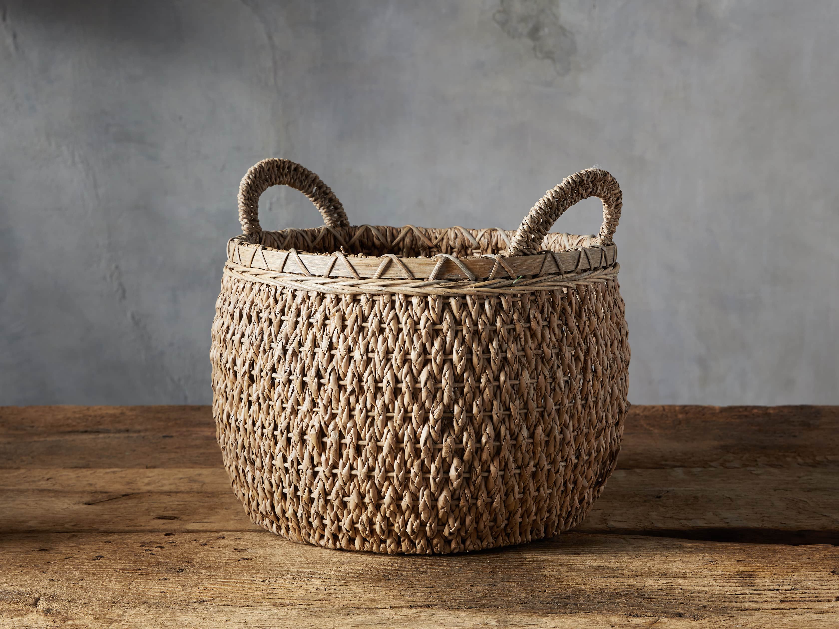 Round Entry Basket, slide 1 of 4