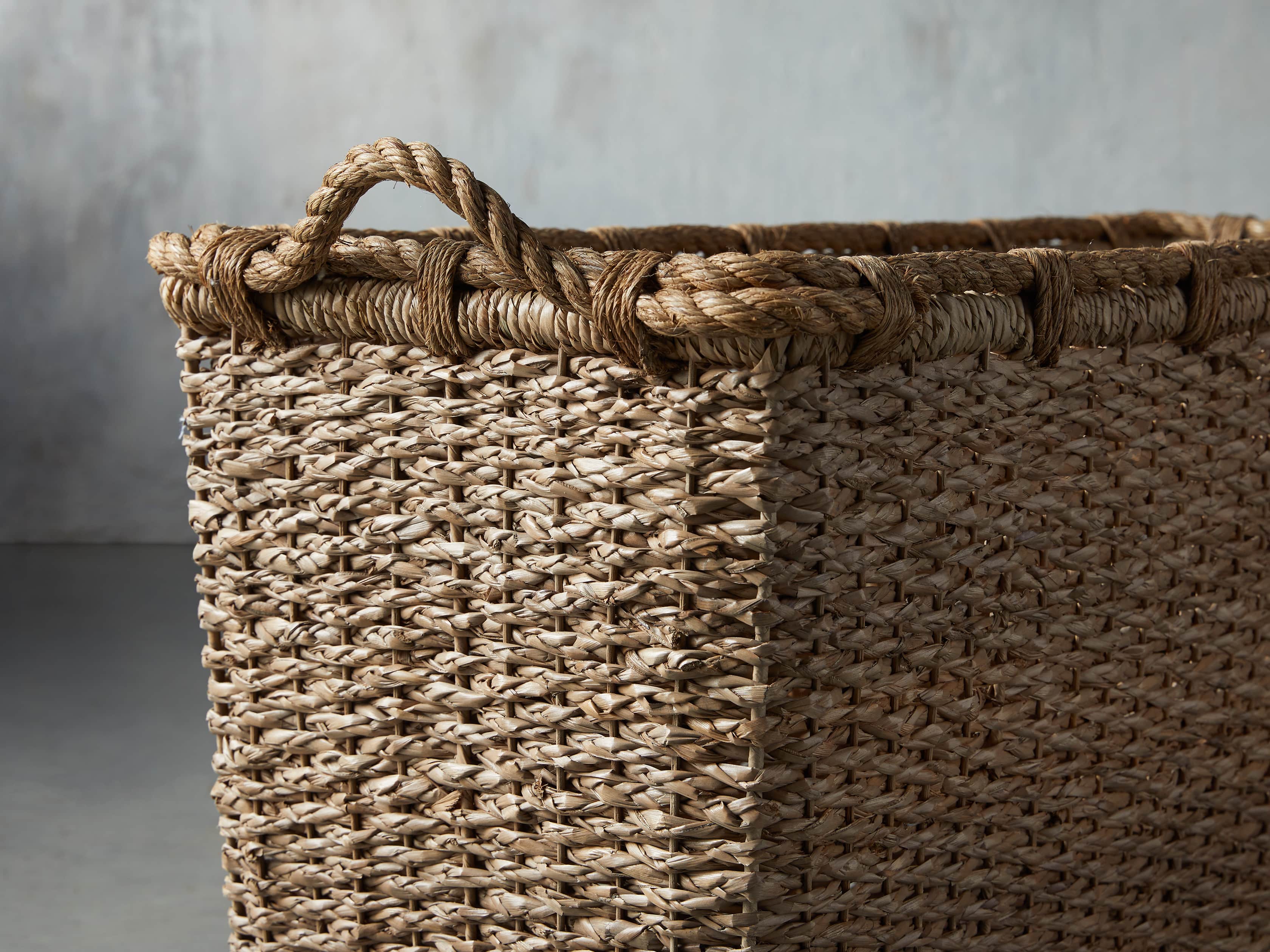 Entry Console Basket, slide 4 of 6