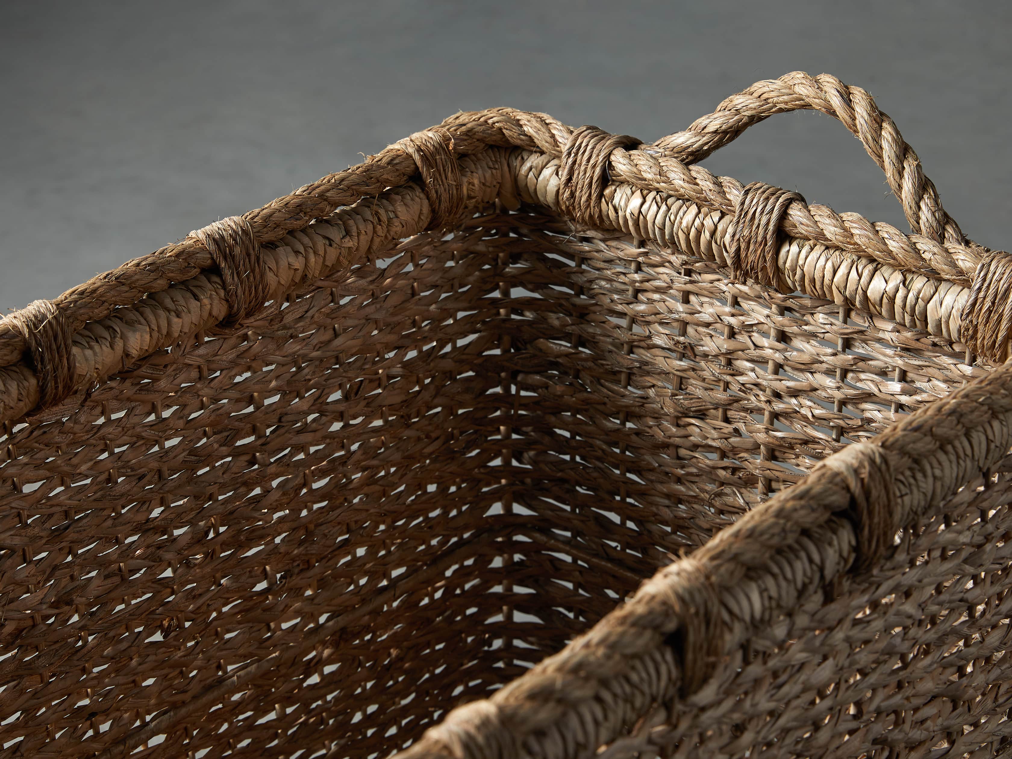 Entry Console Basket, slide 5 of 6