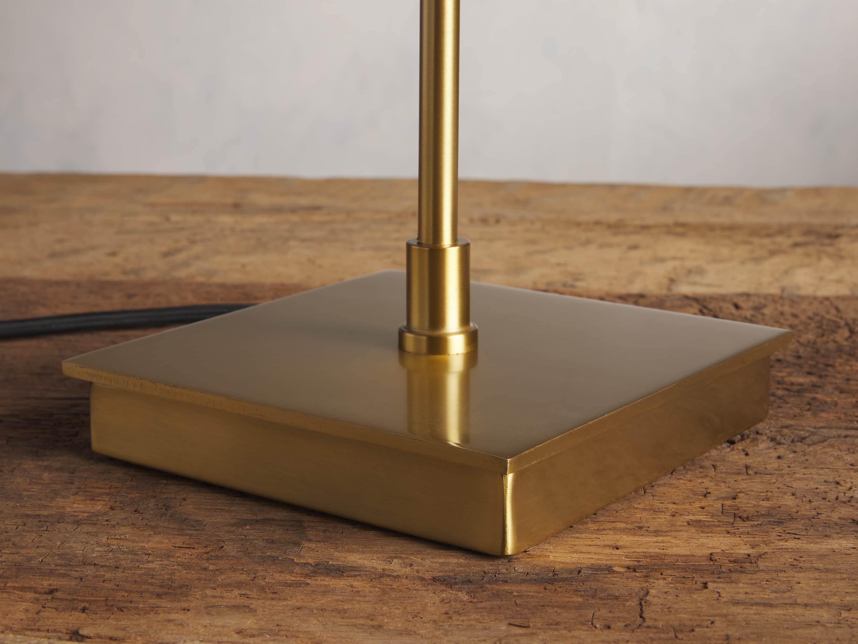 Amorso Table Lamp, slide 4 of 7
