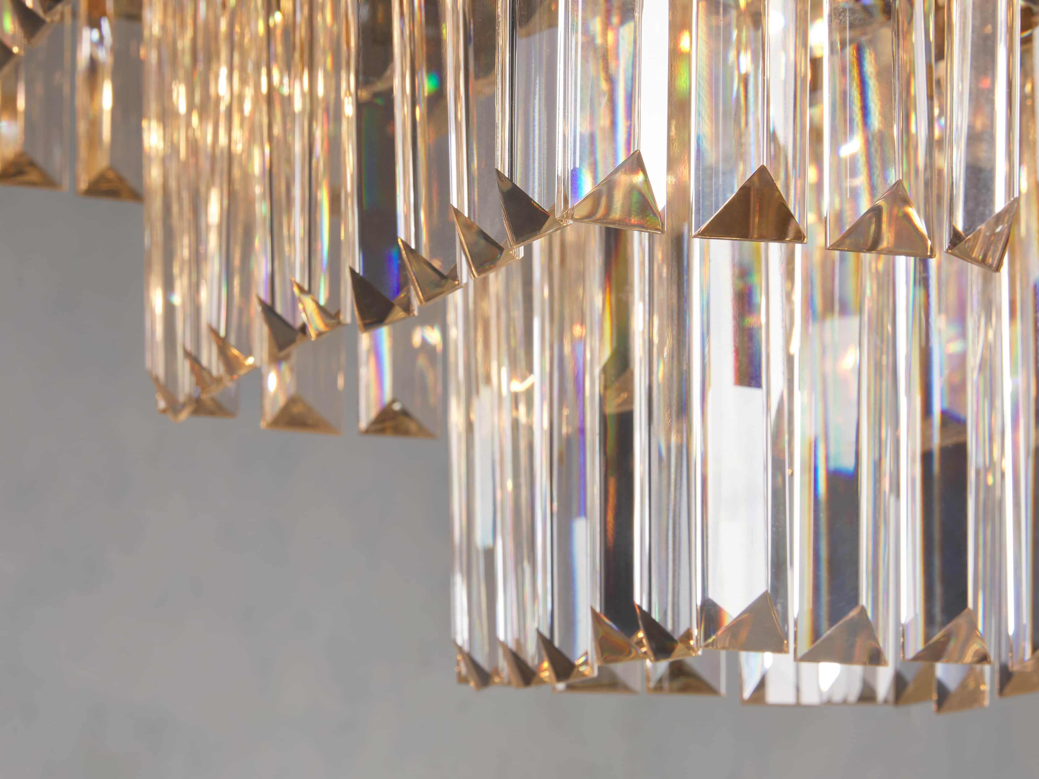 LEYLAND 5-TIER CHANDELIER IN BRASS, slide 3 of 6