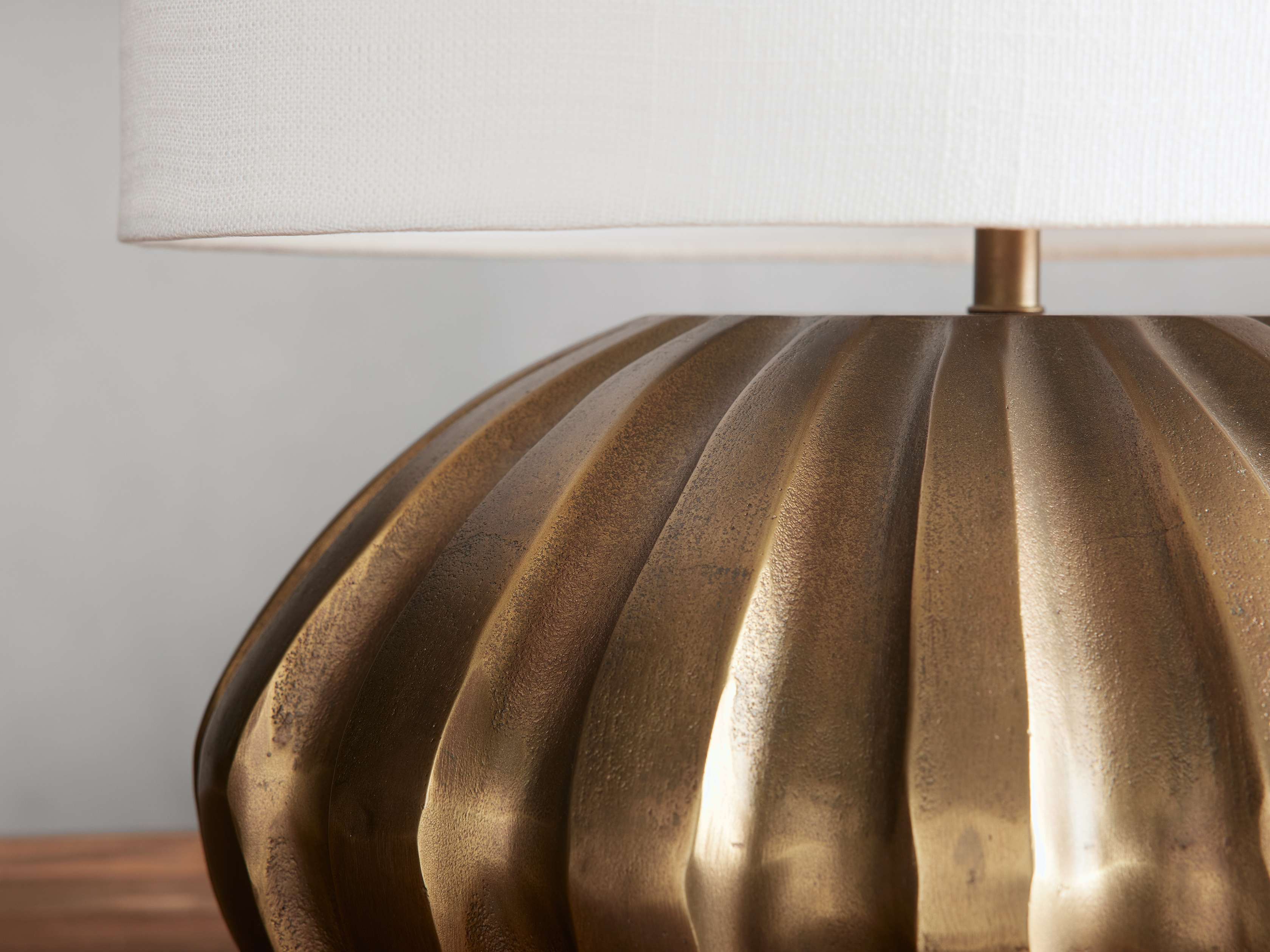 Amaranth Wide Table Lamp – Arhaus
