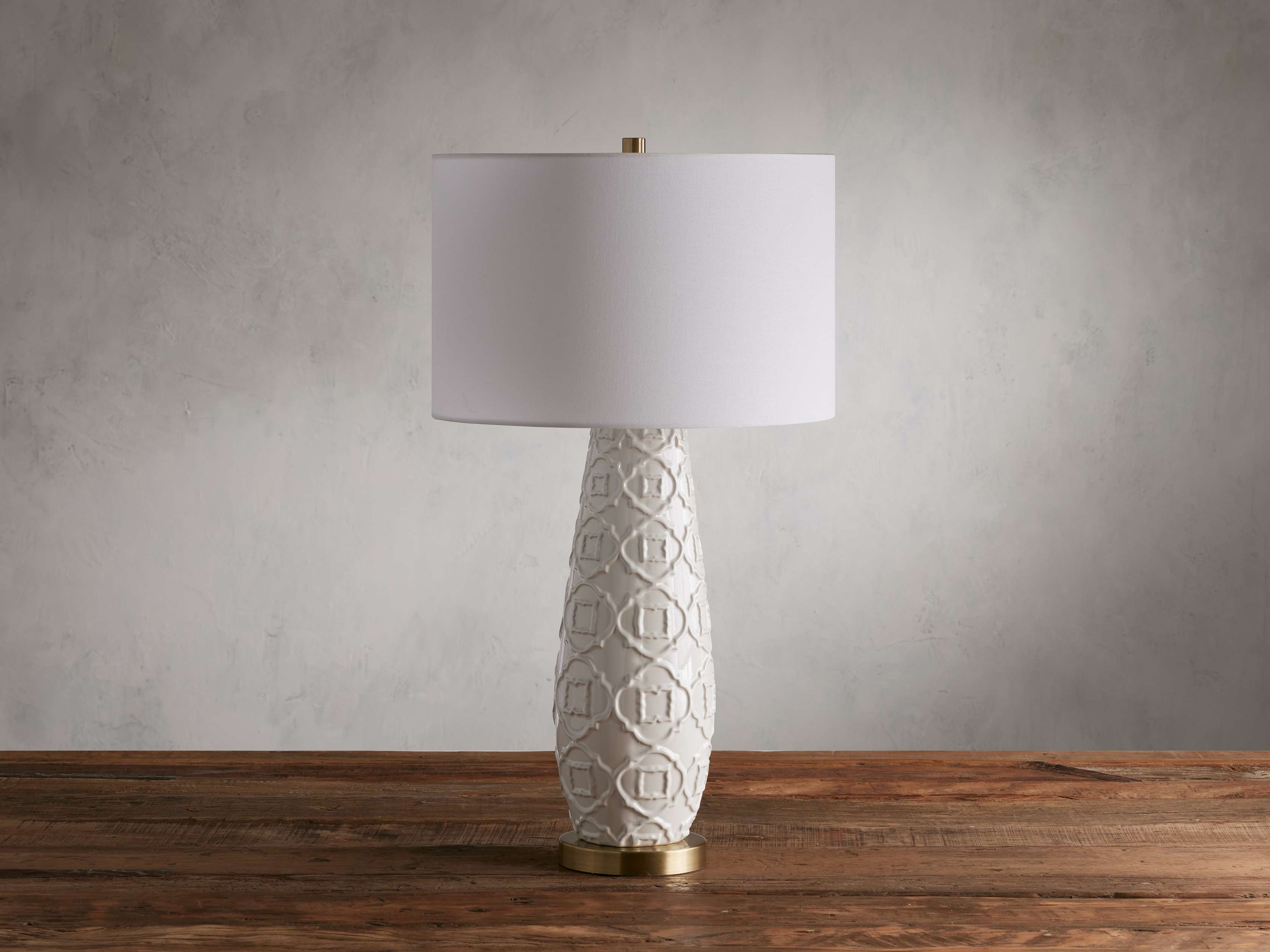 Laurel Ceramic Table Lamp in Cream