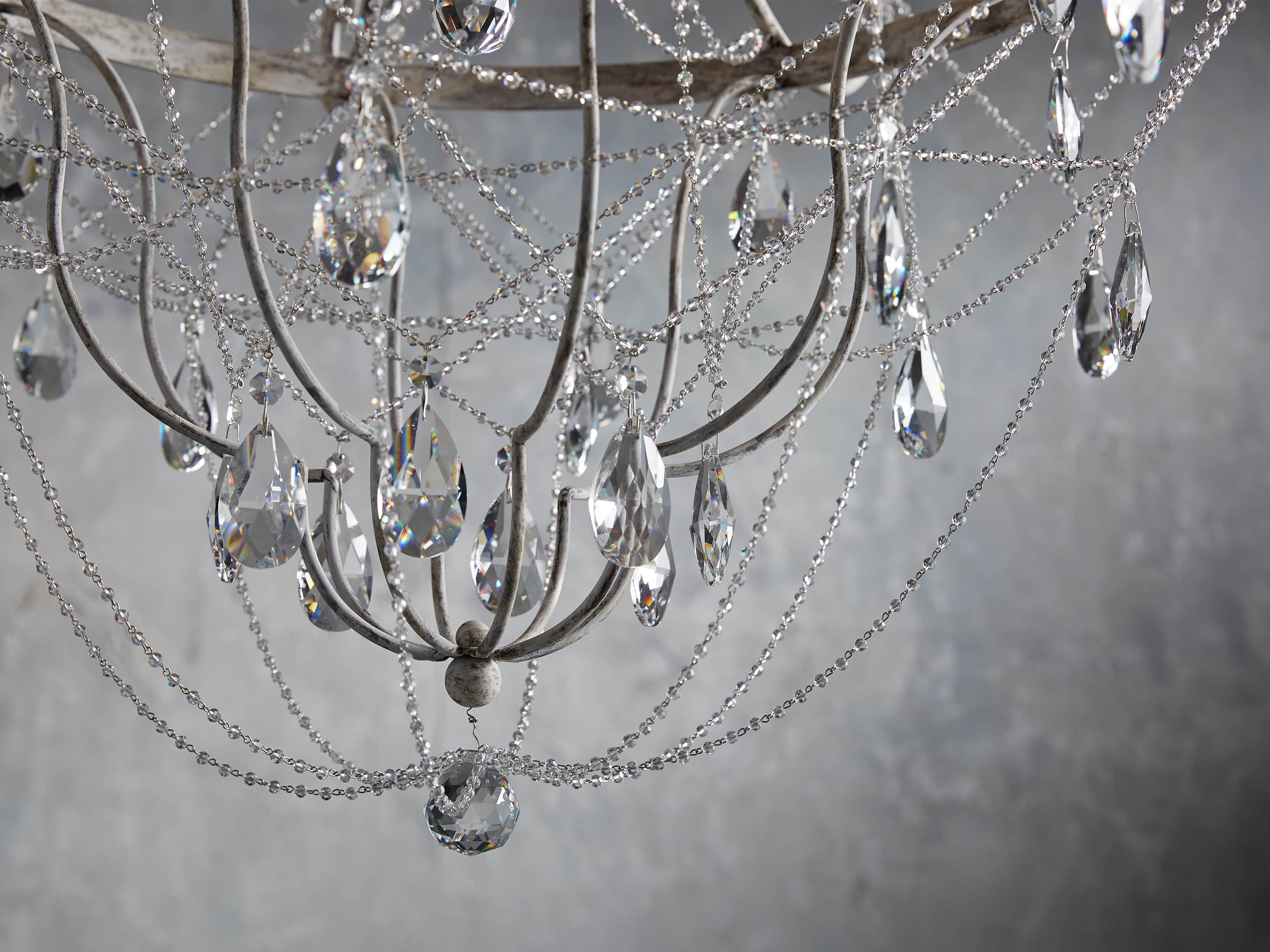 Collier 8 light Chandelier