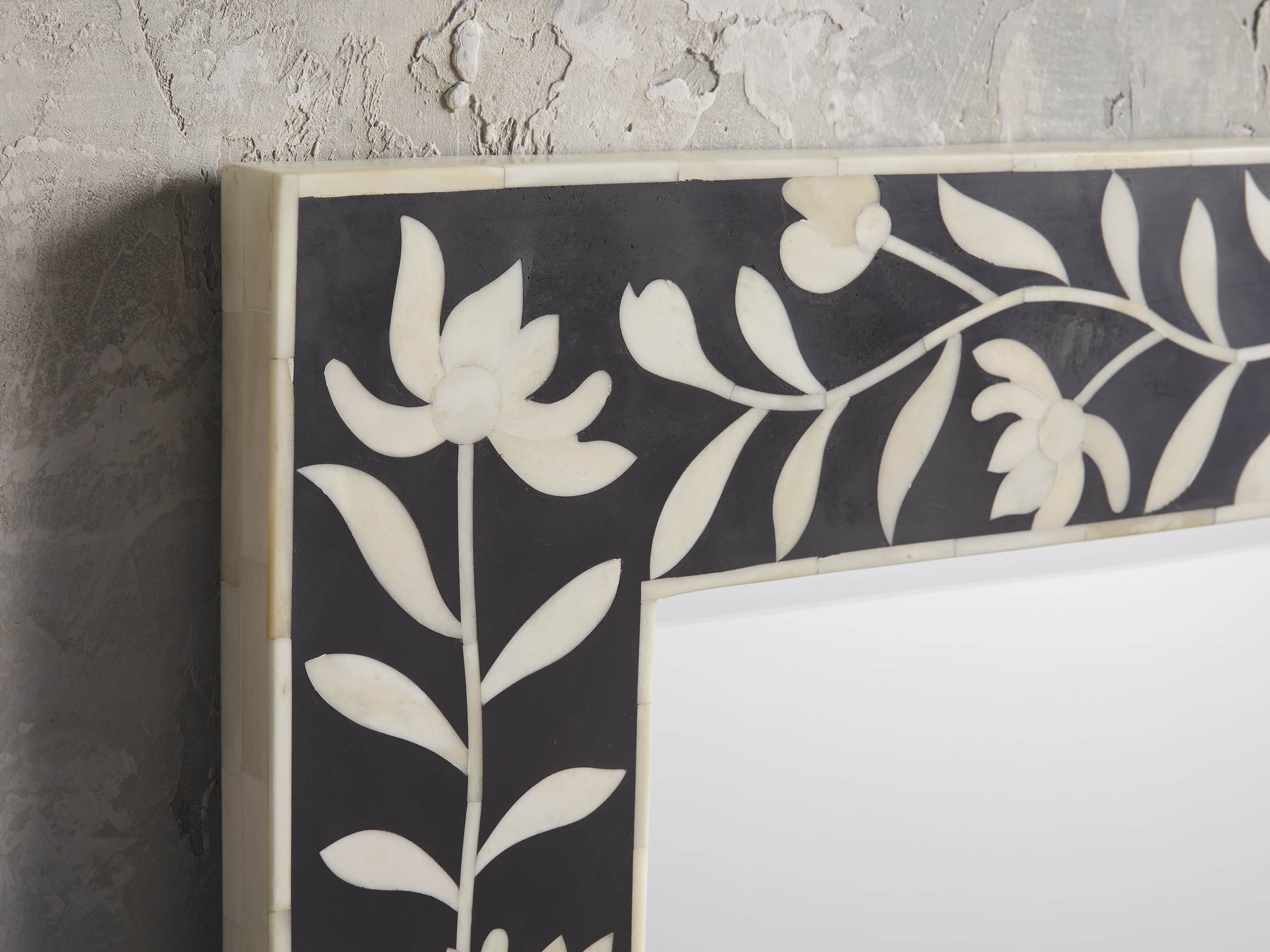 DIVYA WALL MIRROR IN NIGHT, slide 2 of 4