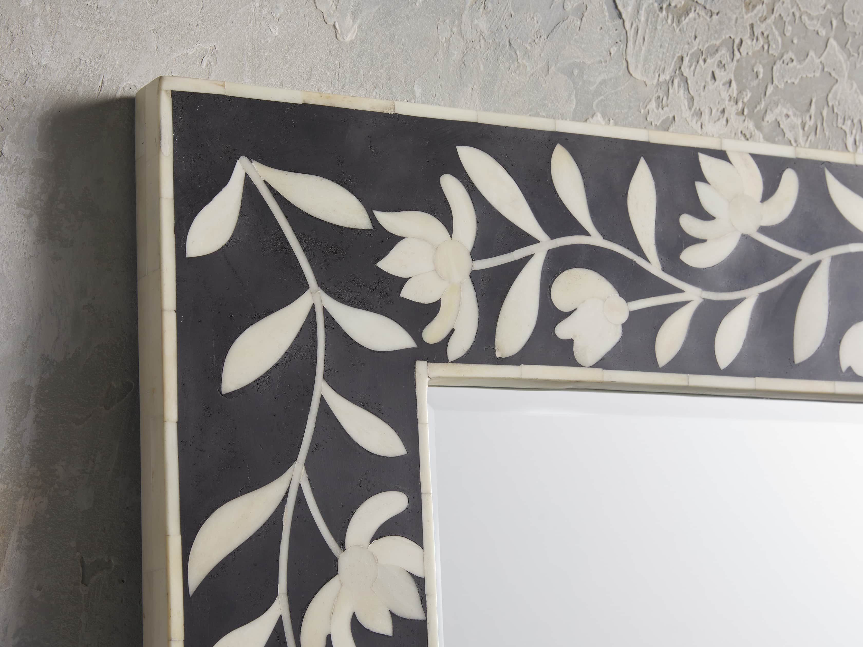 DIVYA FLOOR MIRROR IN NIGHT, slide 2 of 4