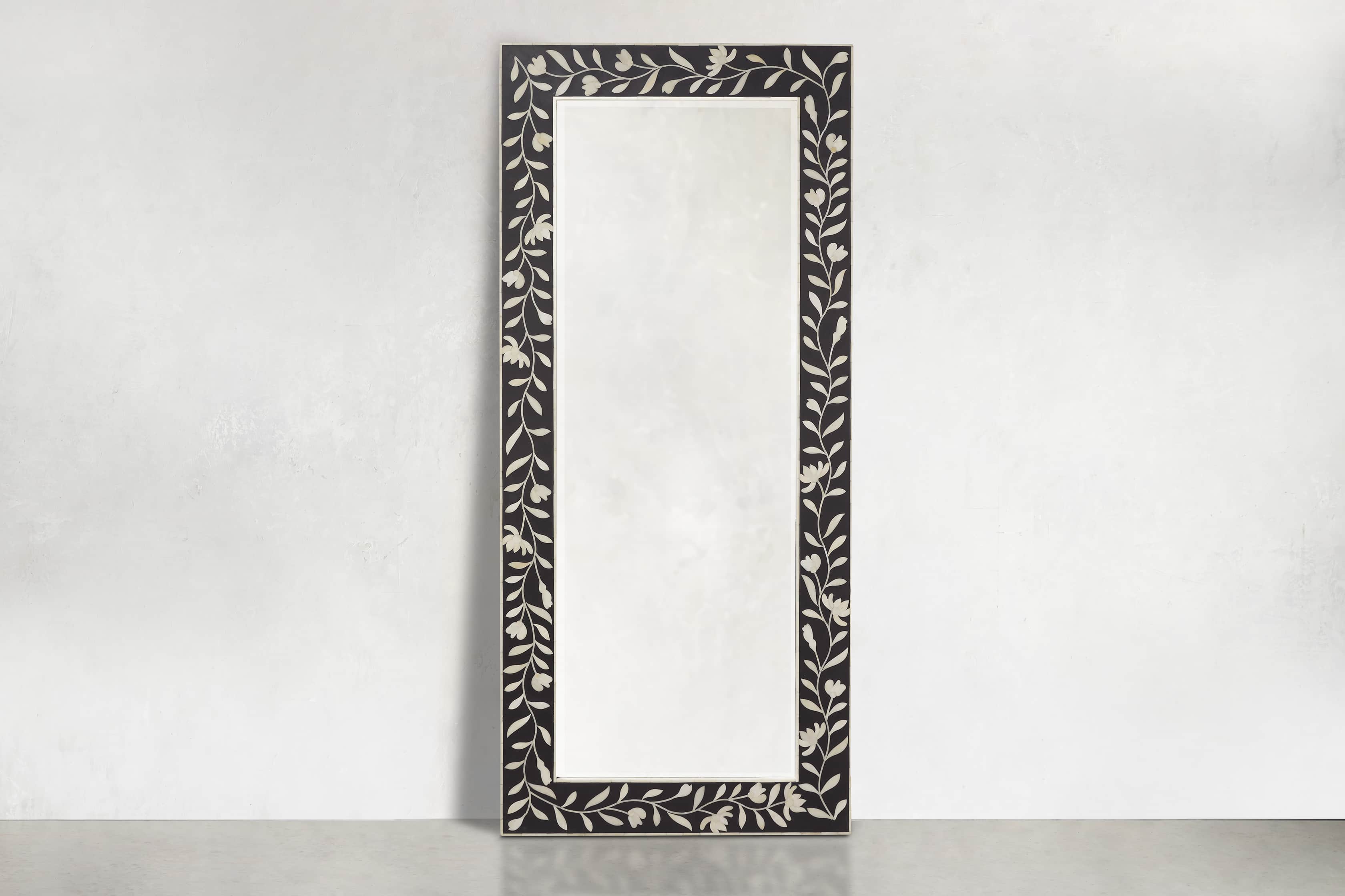 DIVYA FLOOR MIRROR IN NIGHT, slide 3 of 4