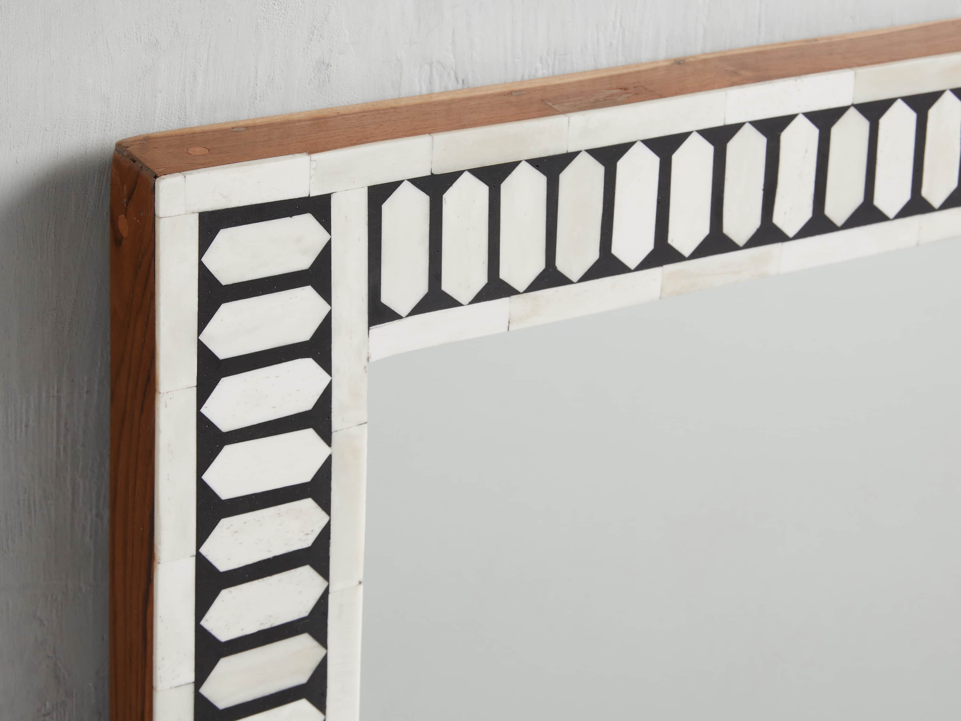 Jantar Wall Mirror, slide 2 of 3