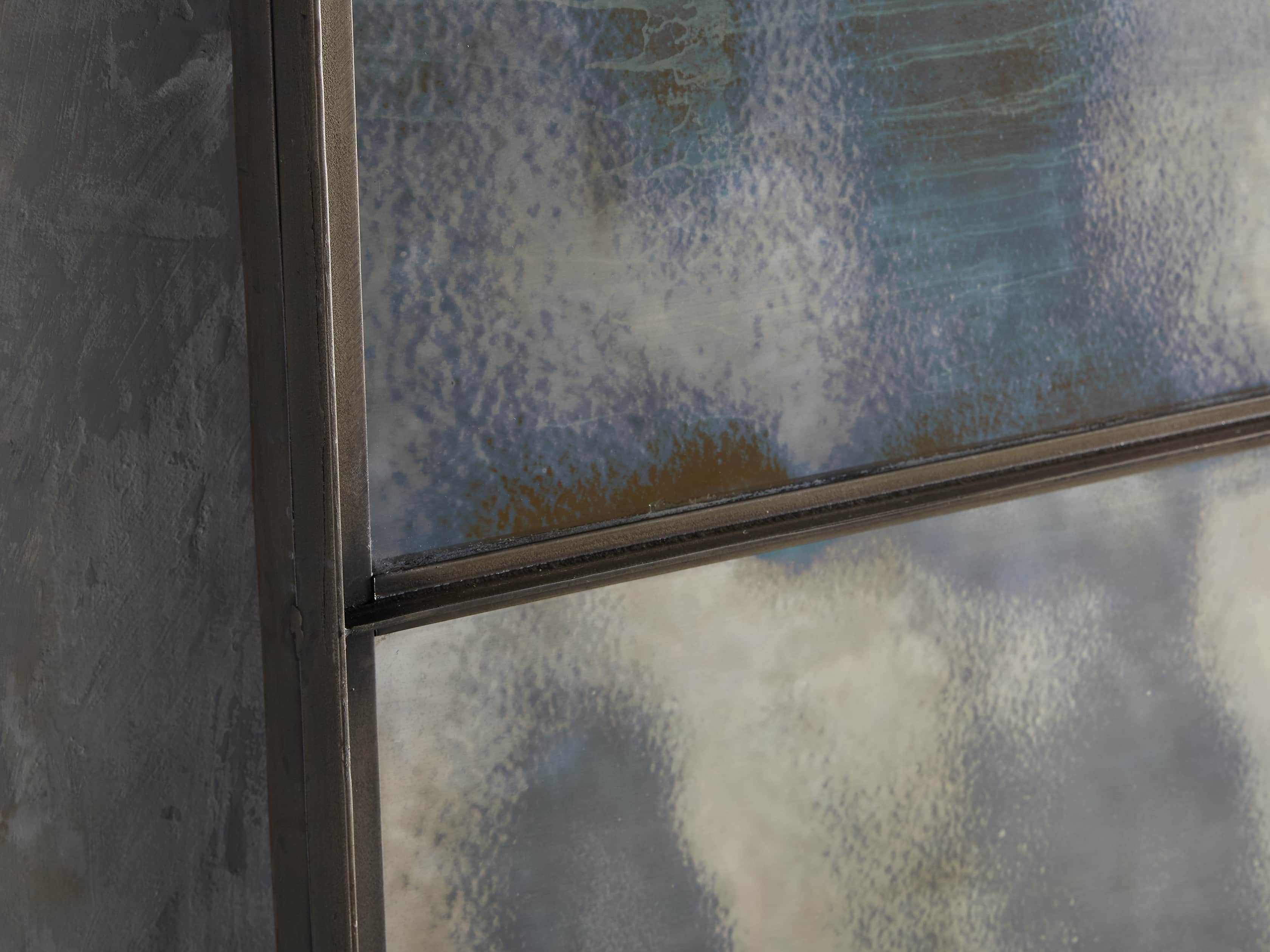 Ardell Grand Mirror, slide 2 of 5