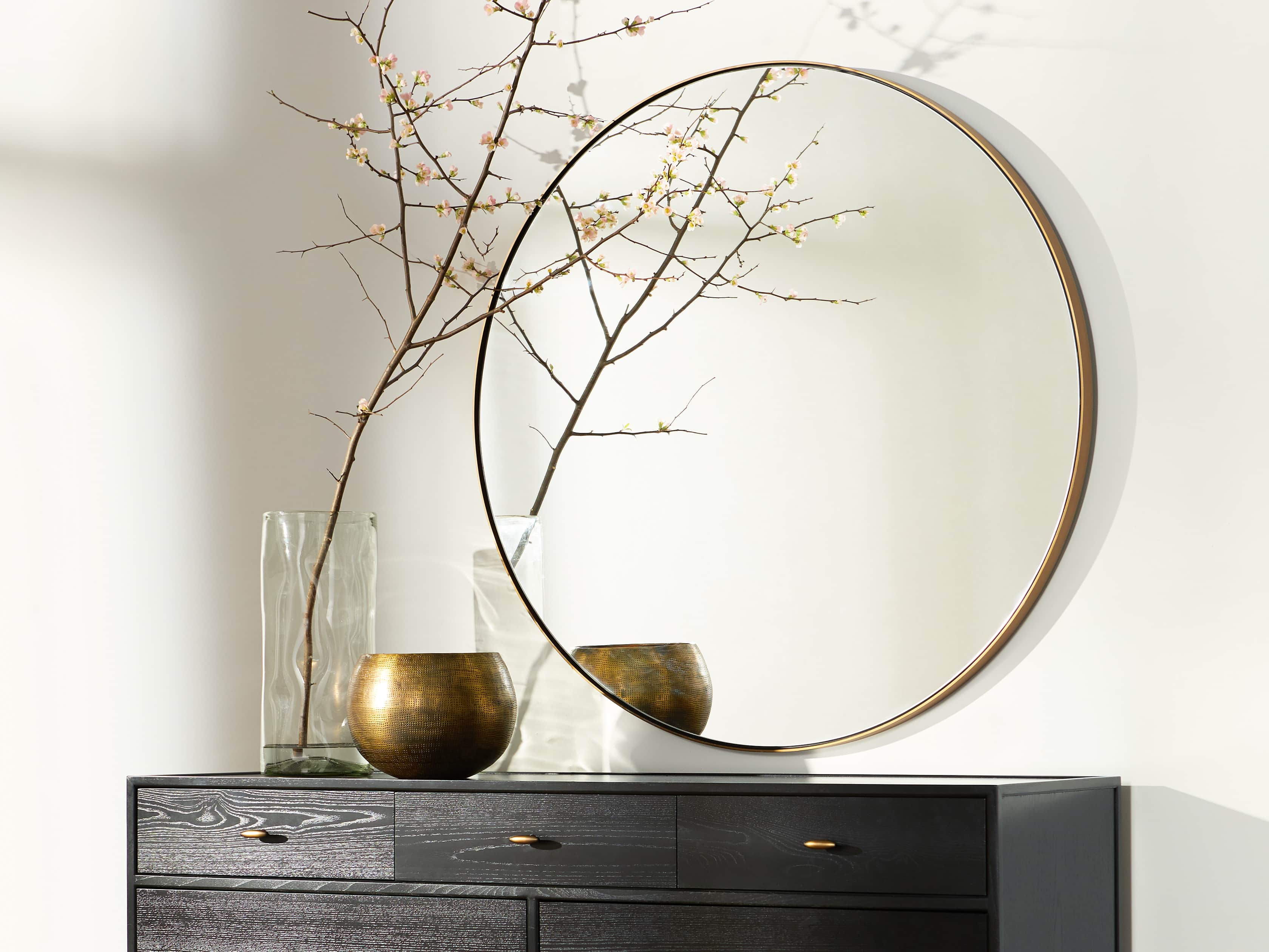 LINNEA 47" ROUND MIRROR IN GOLD, slide 3 of 5