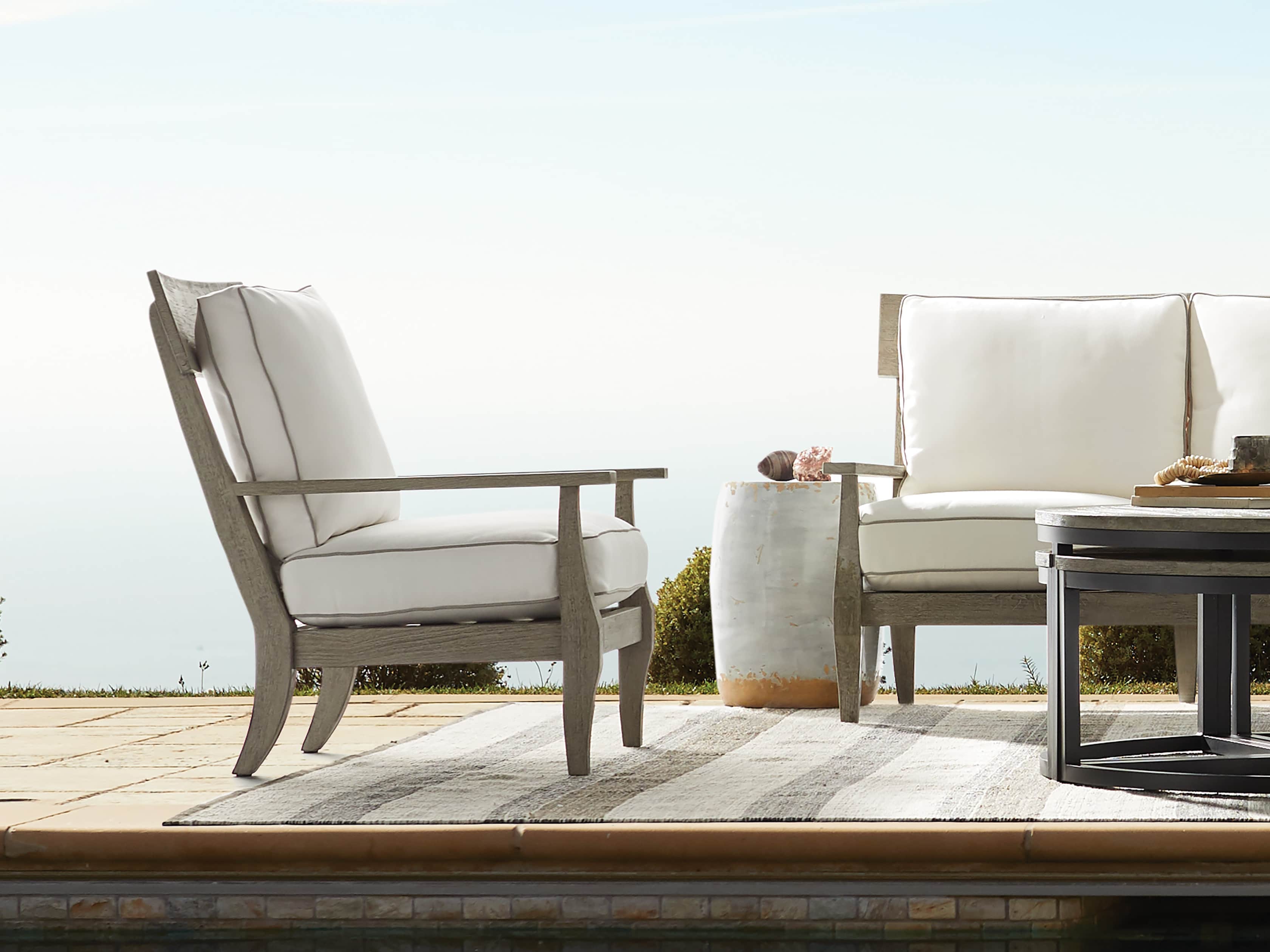 Adones Outdoor Lounge Chair Contrast Welt